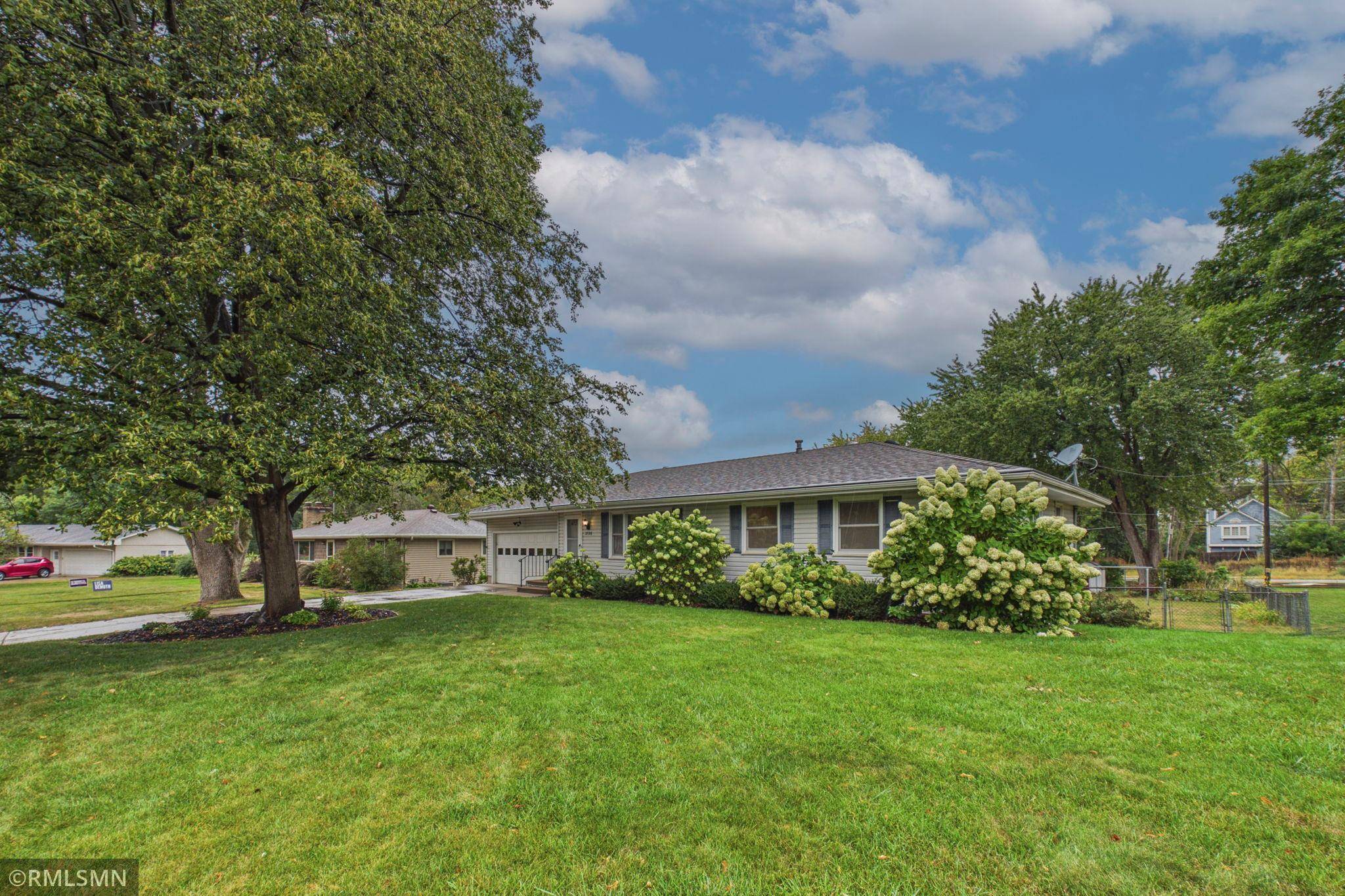 2728 Sunset LN, Burnsville, MN 55337