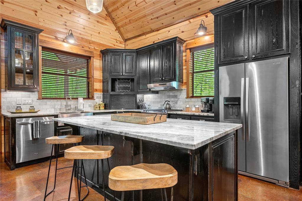 111 Fork Creek TRL, Broken Bow, OK 74728