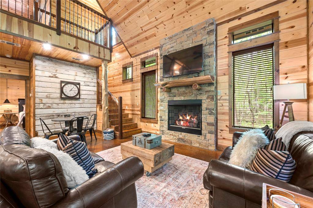 111 Fork Creek TRL, Broken Bow, OK 74728