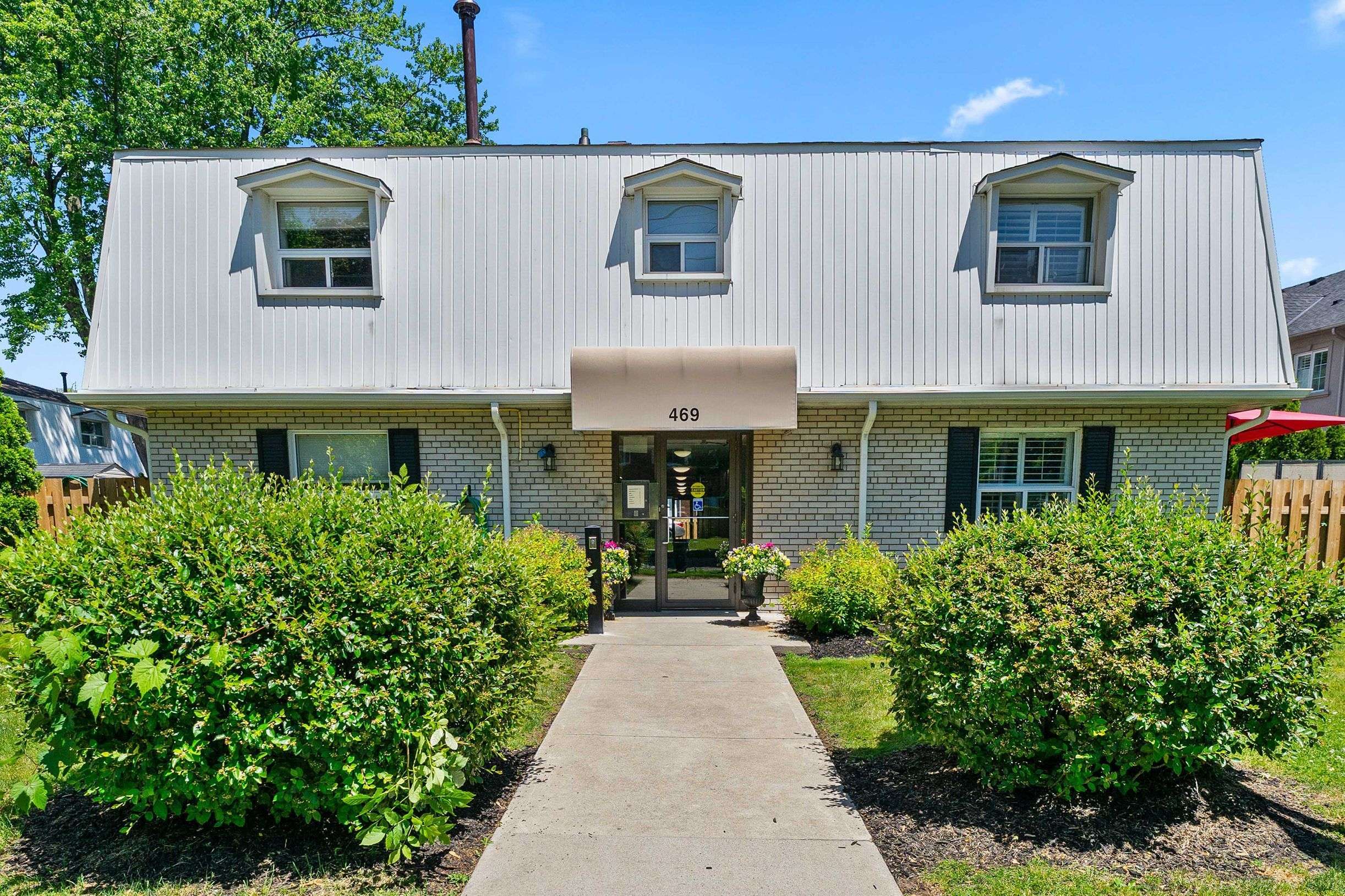 469 CLARIDGE RD #5, Burlington, ON L7N 2S1