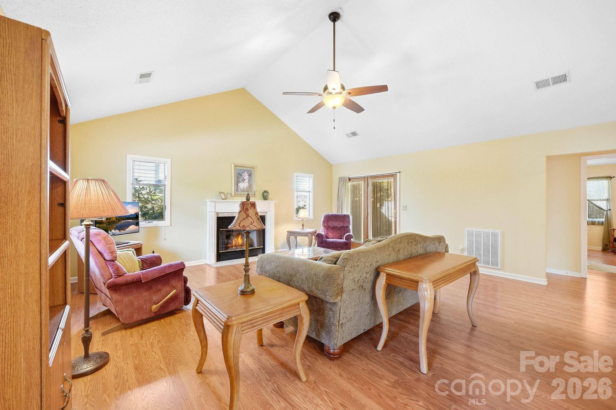 310 Robertson ST, Burnsville, NC 28714