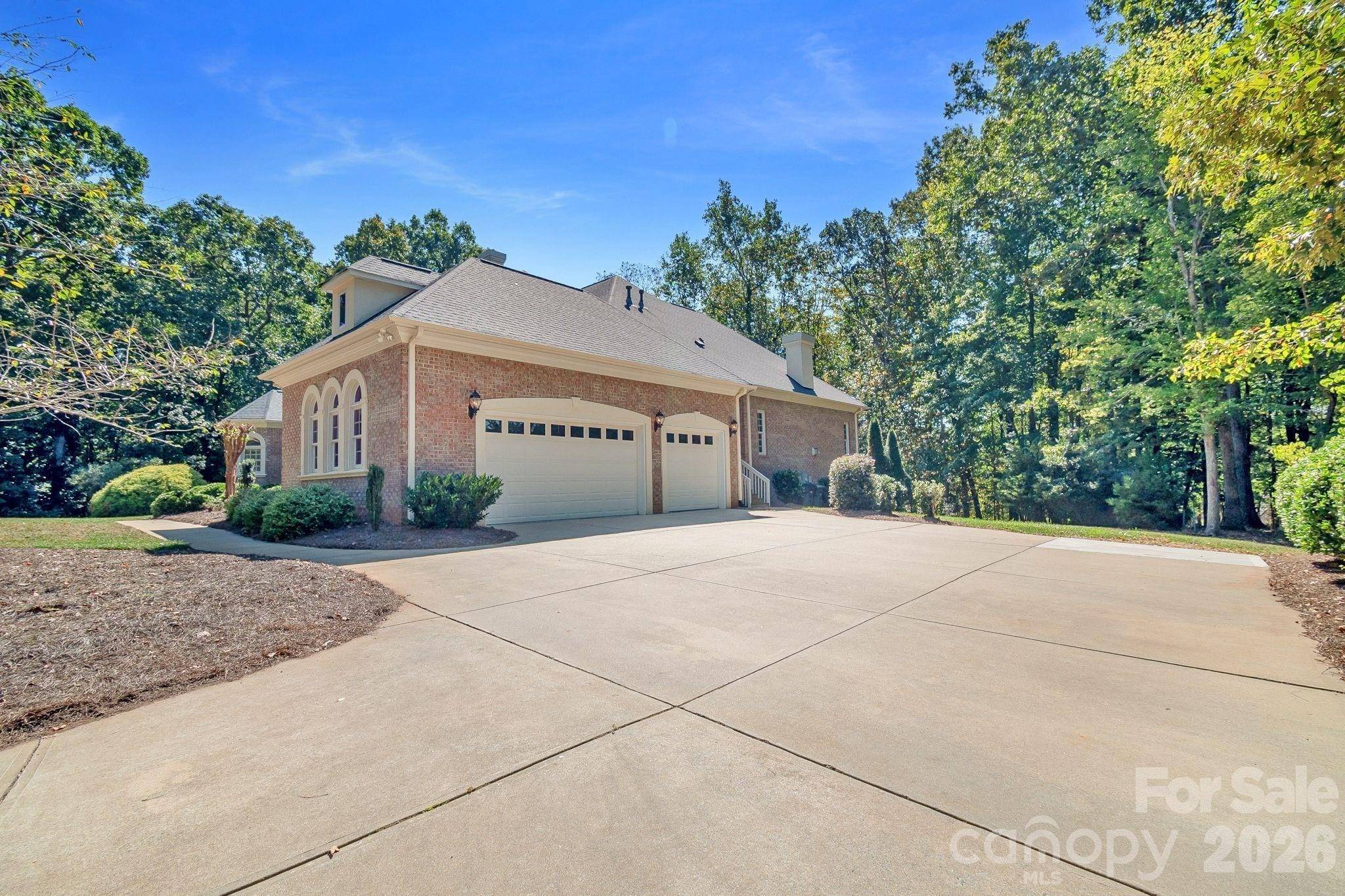 6052 Oxfordshire RD, Waxhaw, NC 28173