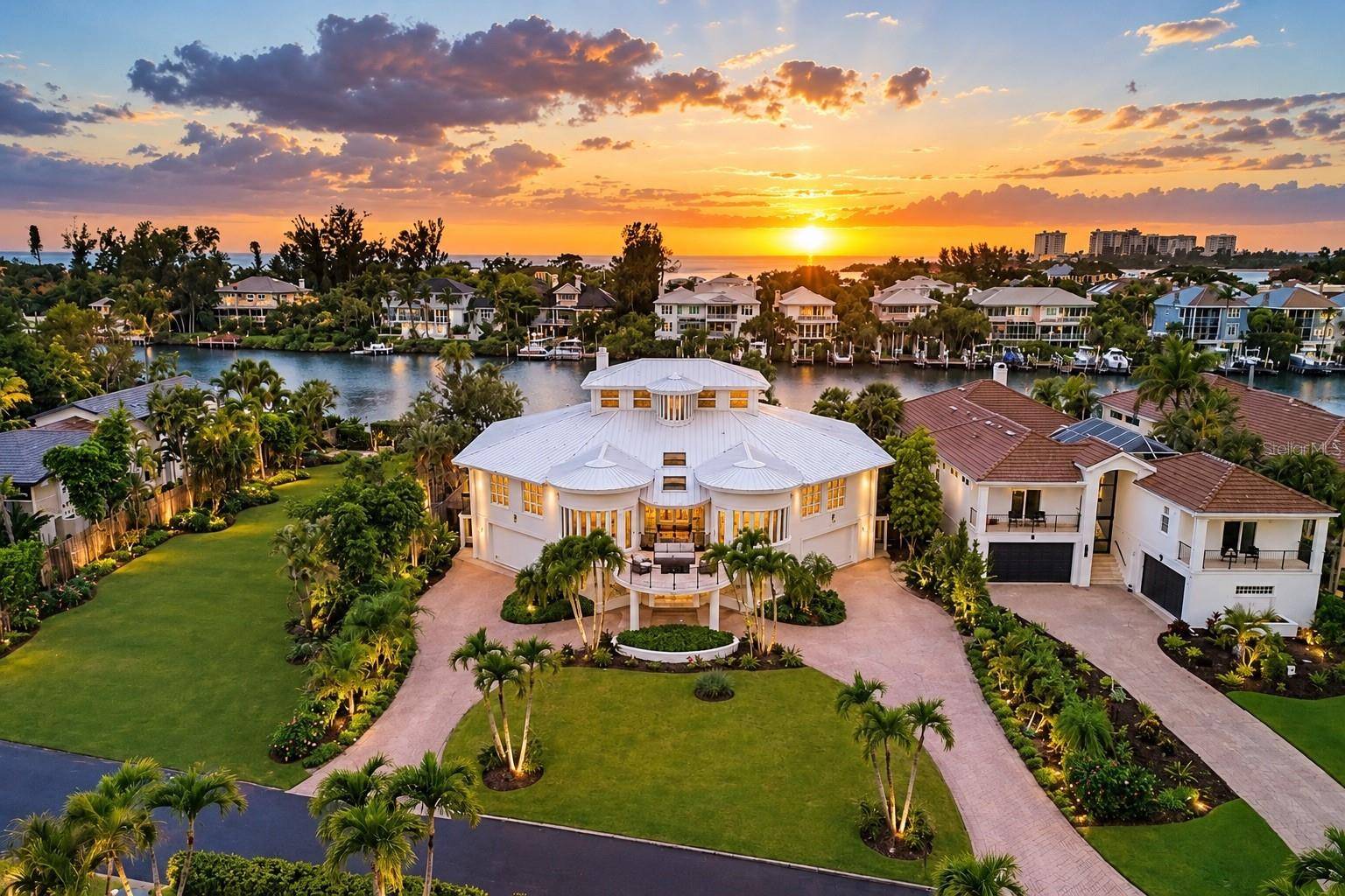 4034 ROBERTS POINT RD, Sarasota, FL 34242
