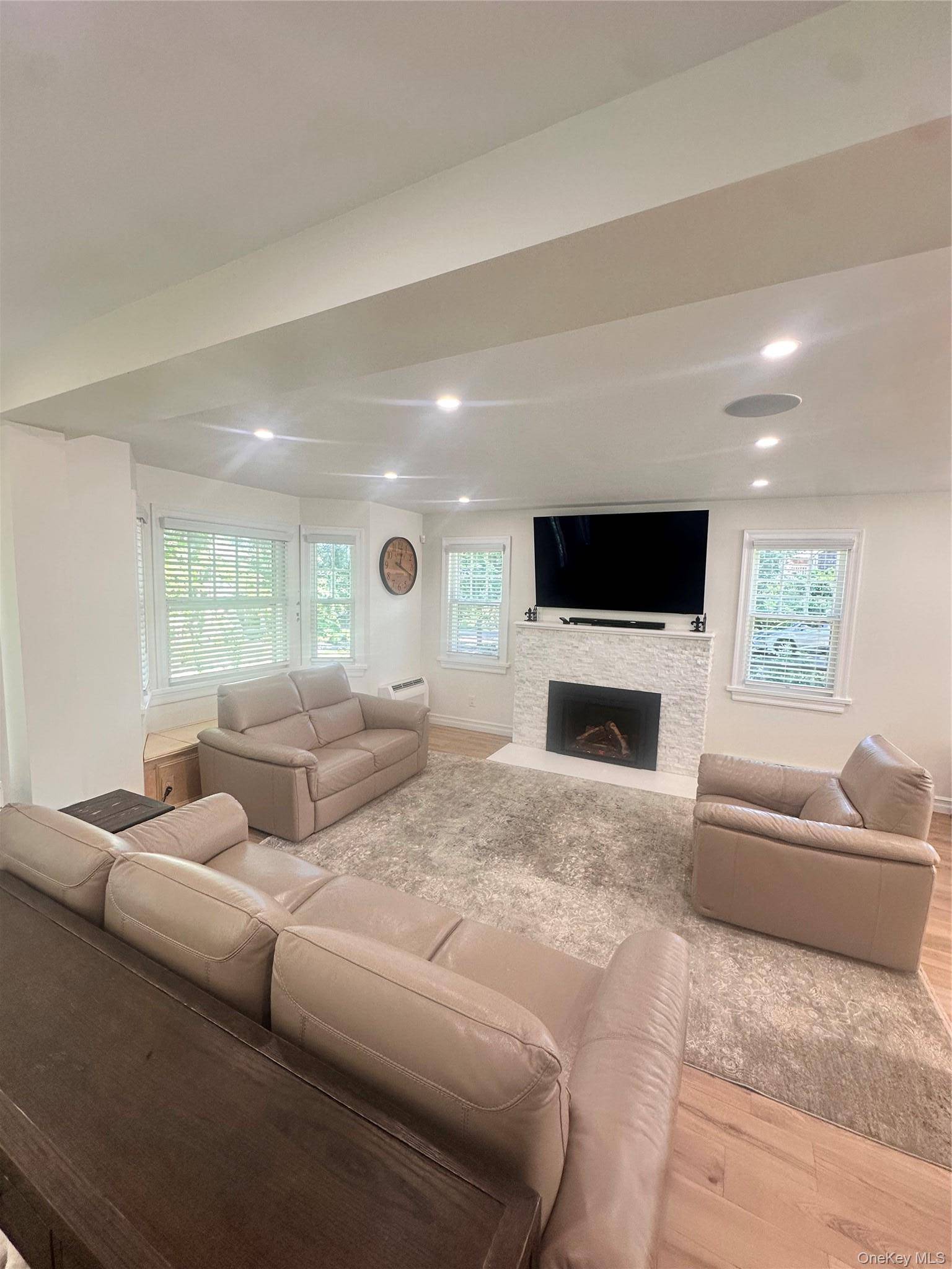 252 Beverly RD, Douglaston, NY 11362