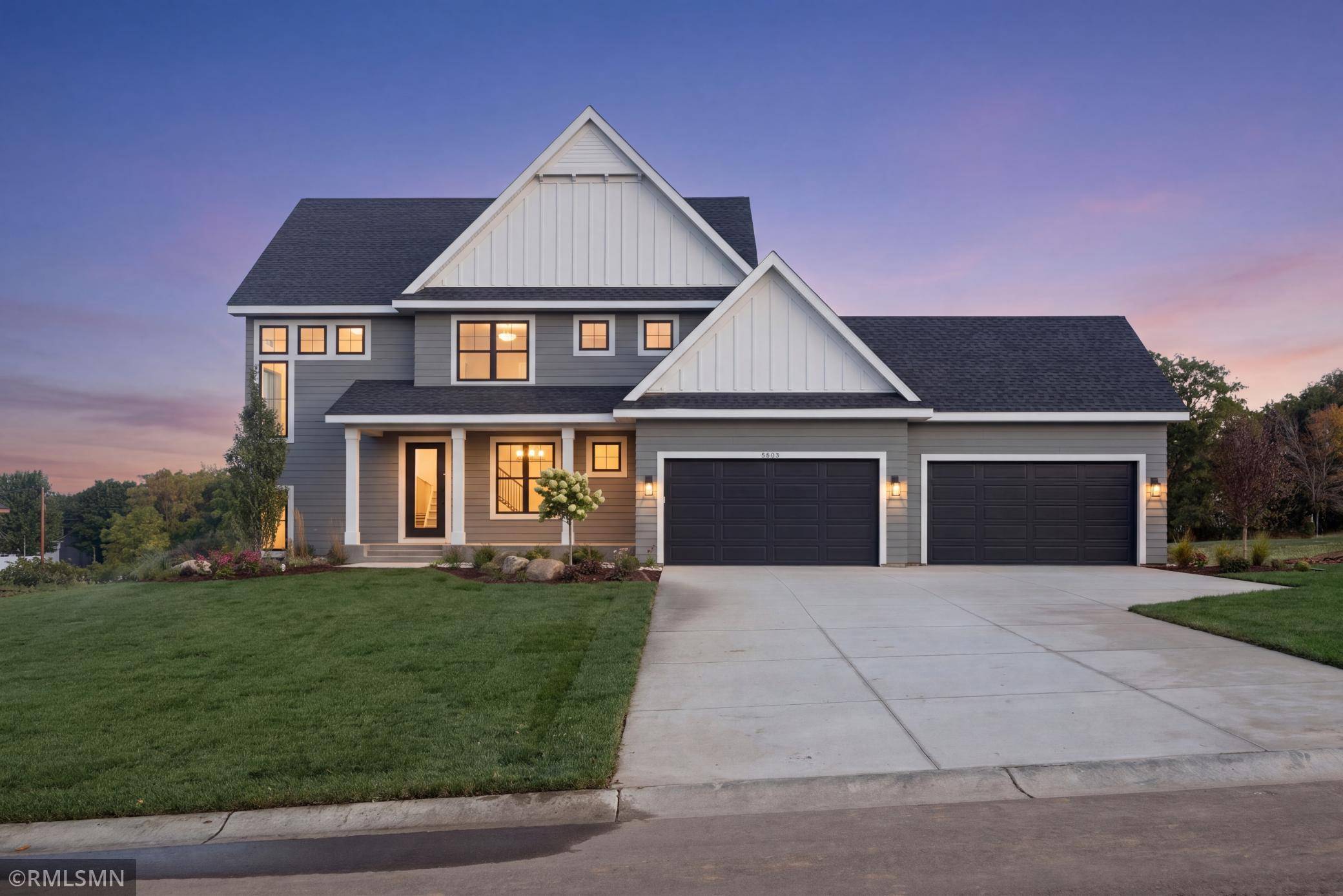 5803 S Century RDG S, Woodbury, MN 55129