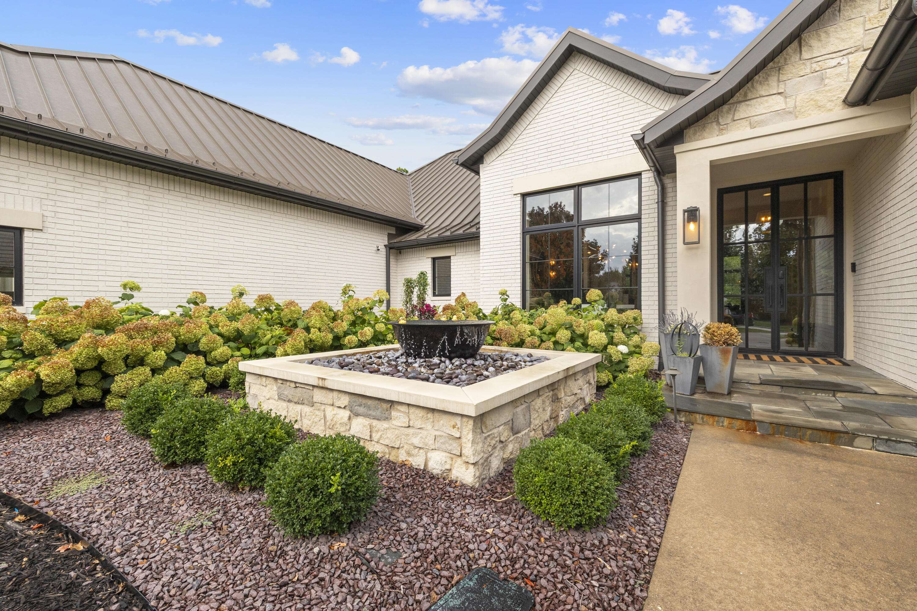 5273 S Applecross WAY, Springfield, MO 65809