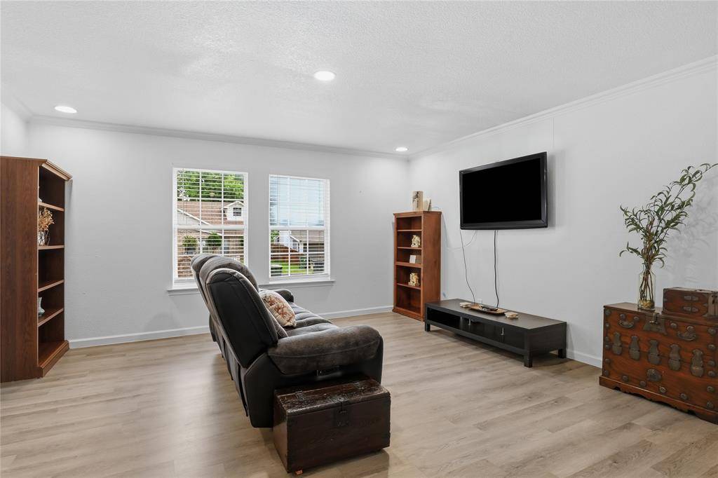 1314 E Lovers Lane, Arlington, TX 76010