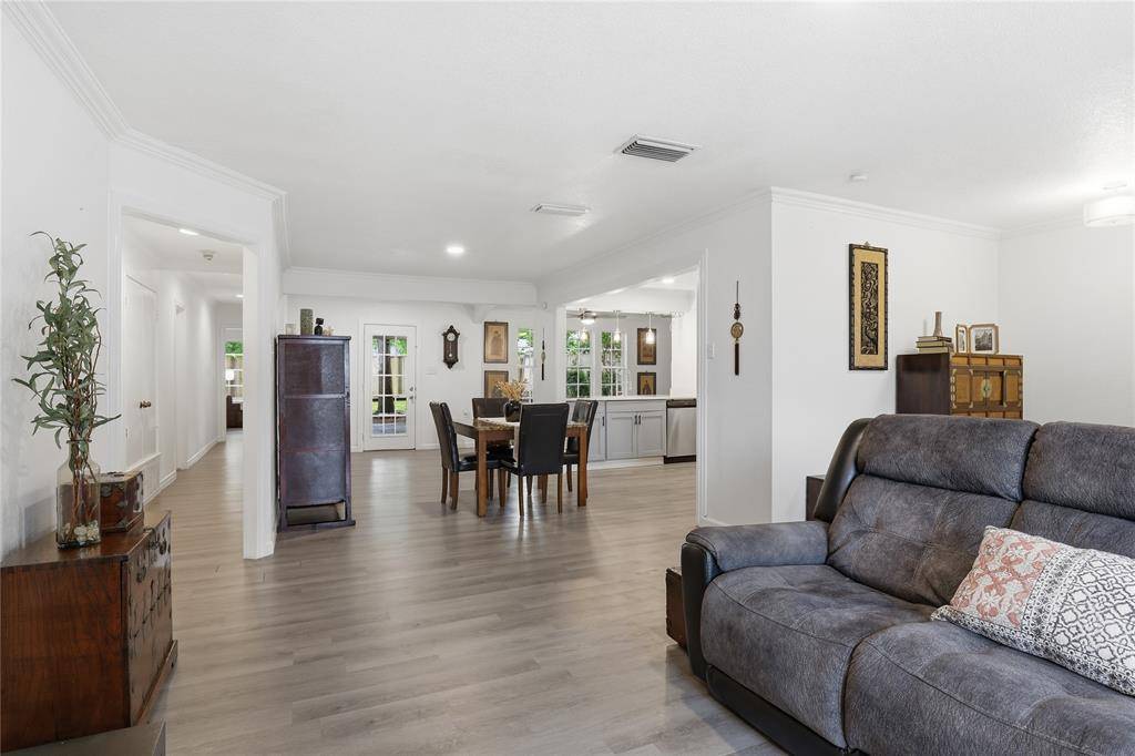 1314 E Lovers Lane, Arlington, TX 76010