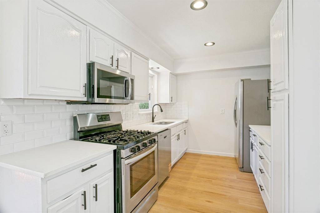 748 Oak Drive, Hurst, TX 76053