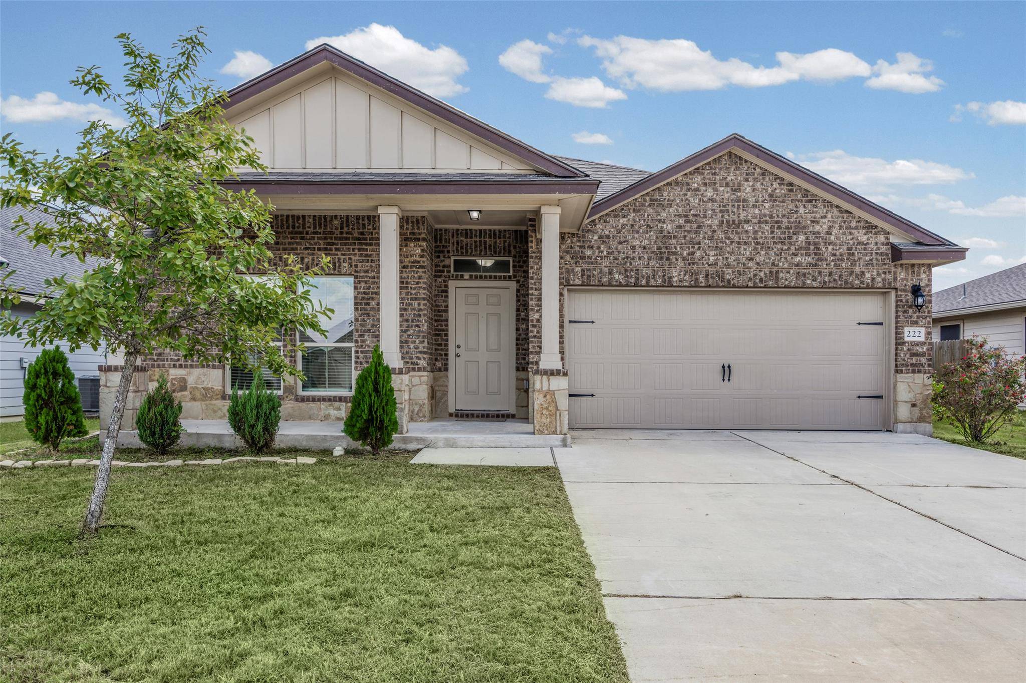 222 Reagor DR, Taylor, TX 76574