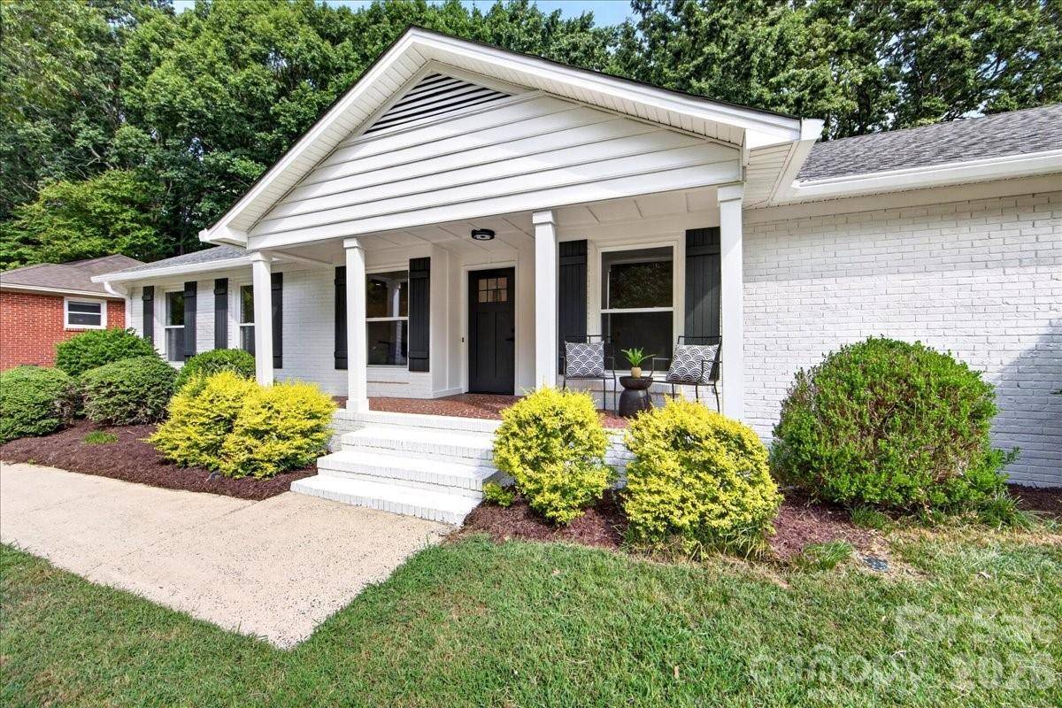 1236 Beechdale DR, Charlotte, NC 28212