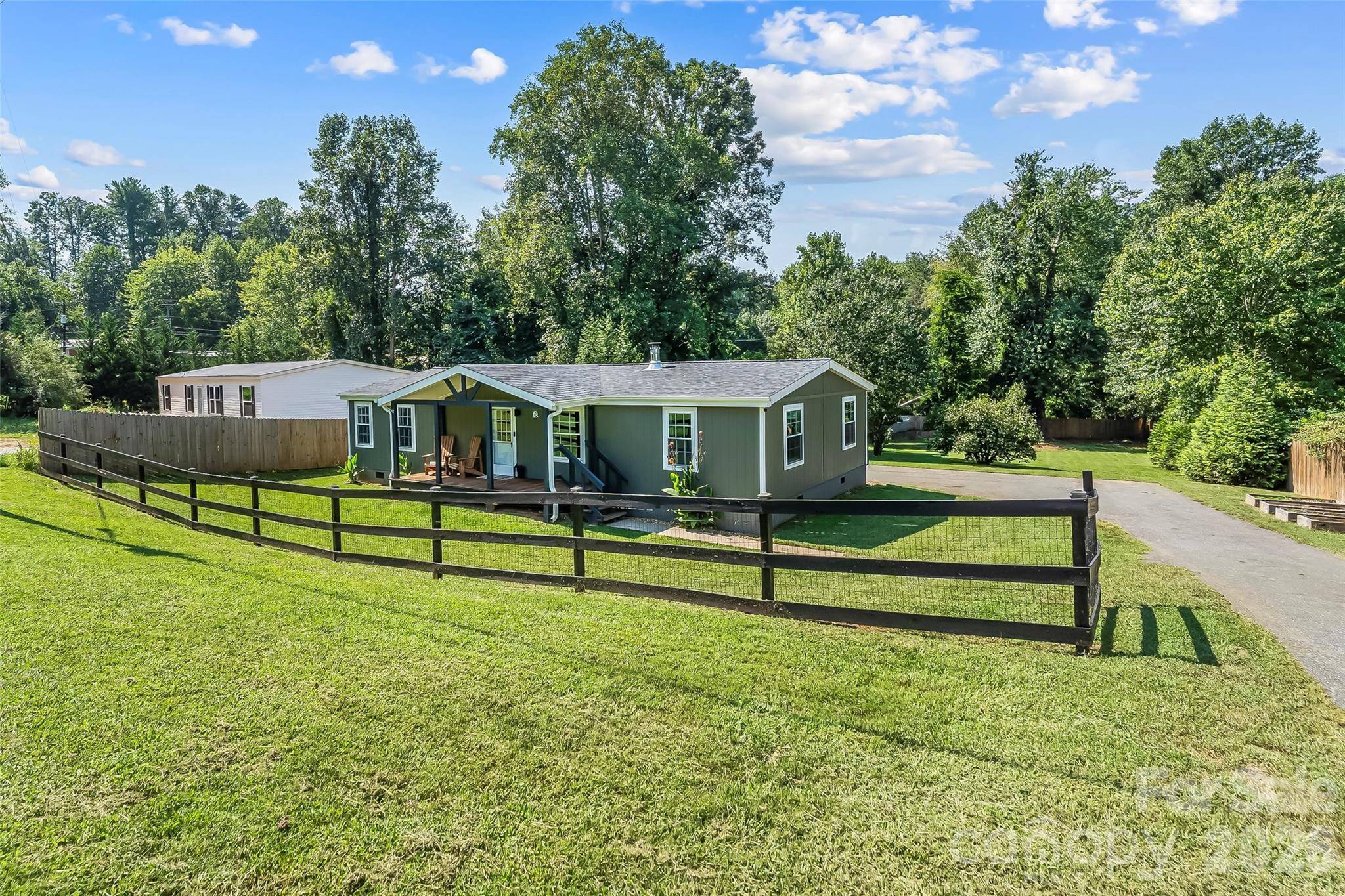 2495 Piney RD, Morganton, NC 28655