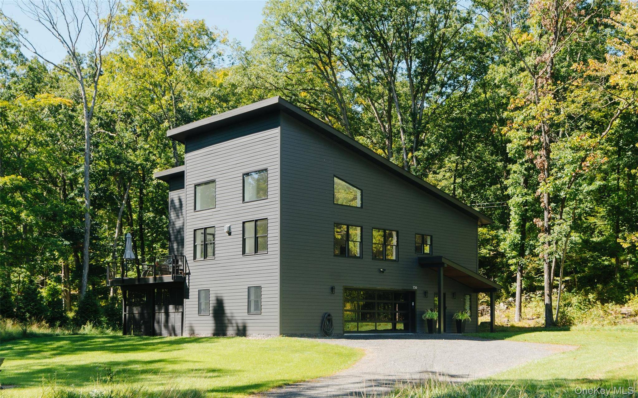 739 Old Post RD, New Paltz, NY 12561