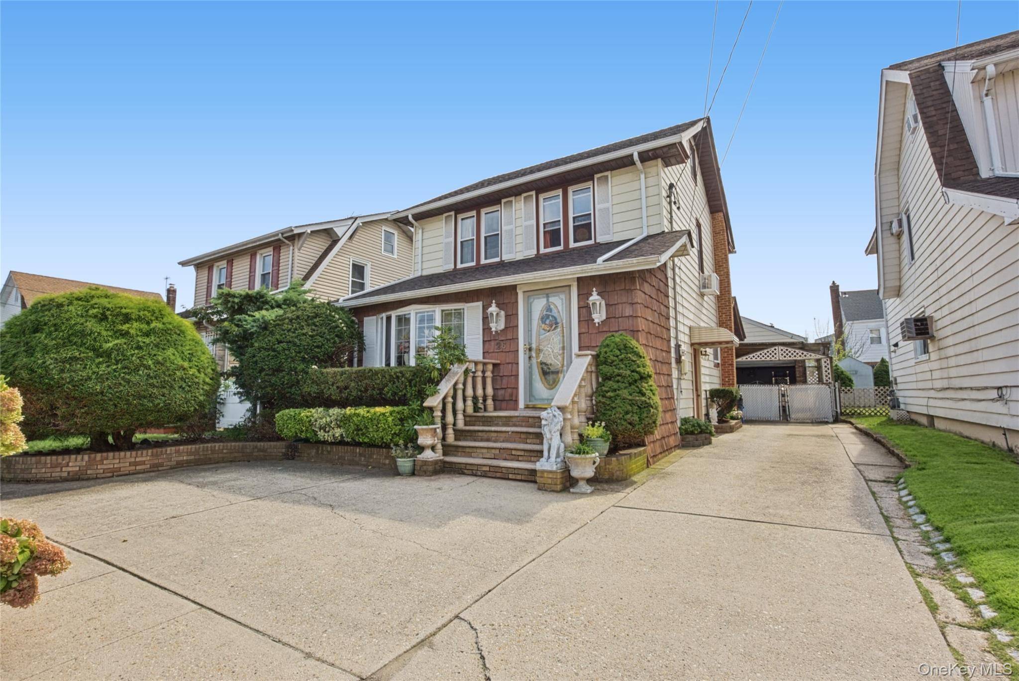 26 E Oxford ST, Valley Stream, NY 11580