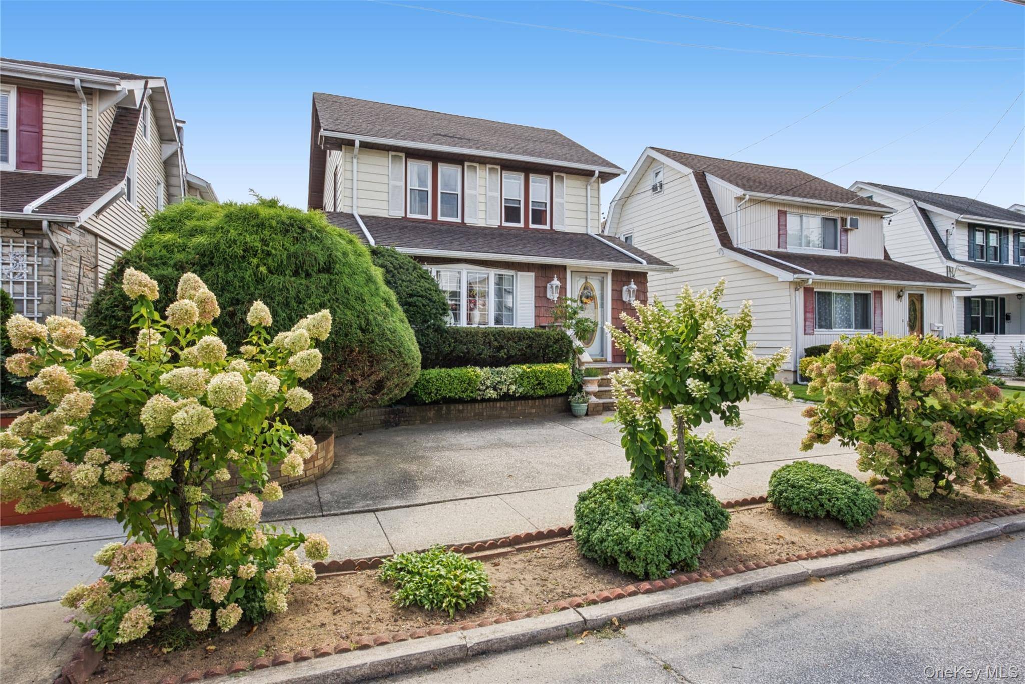 26 E Oxford ST, Valley Stream, NY 11580