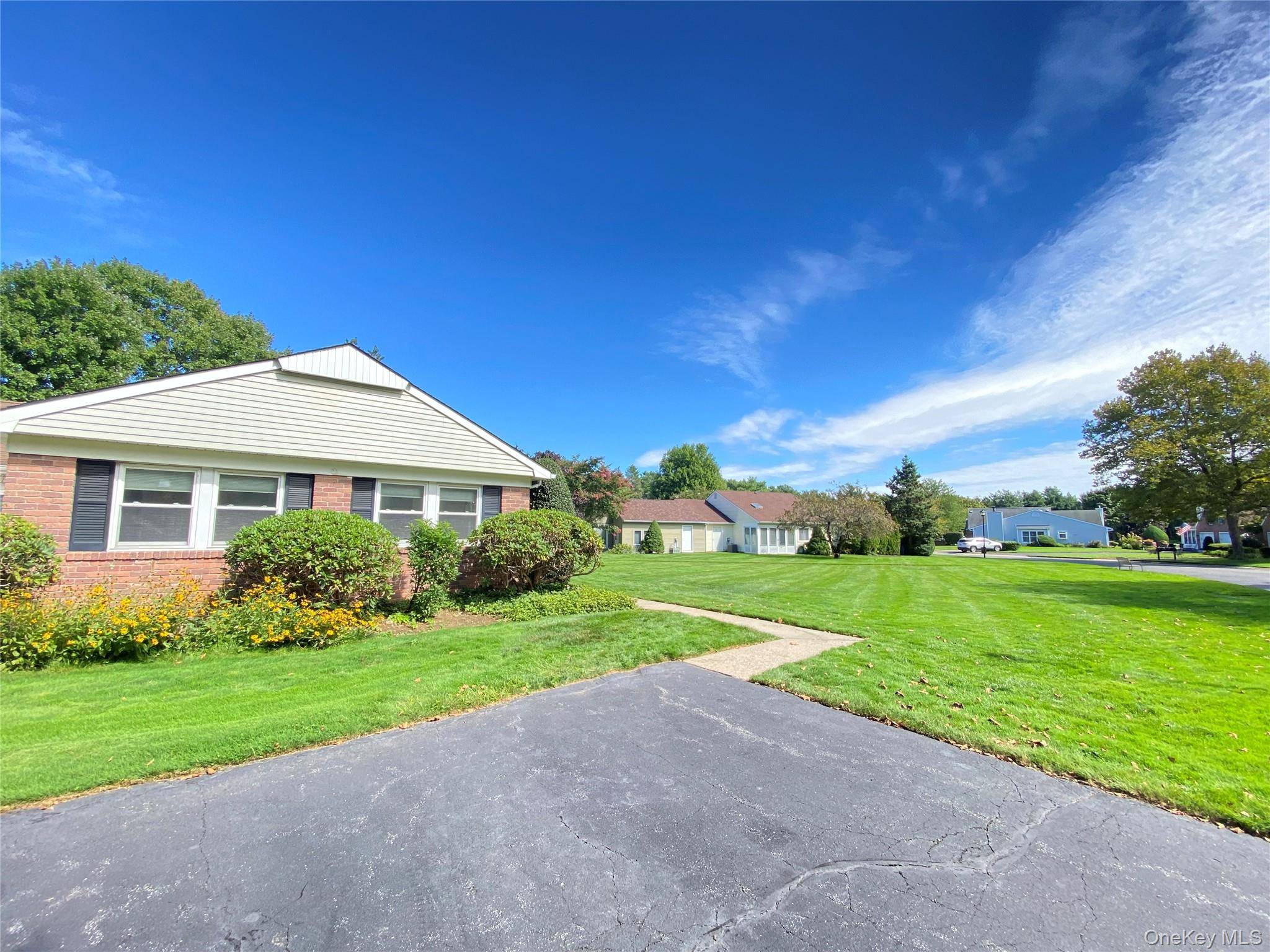 19 Hearthside, Mount Sinai, NY 11766