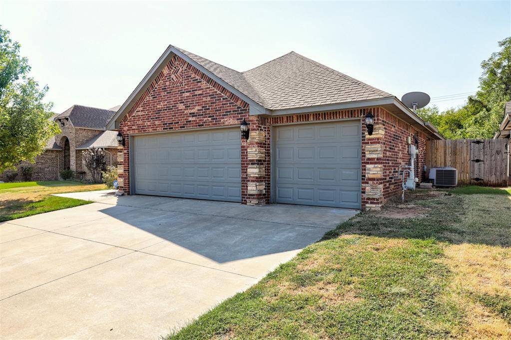 10920 SW 36th ST, Yukon, OK 73099