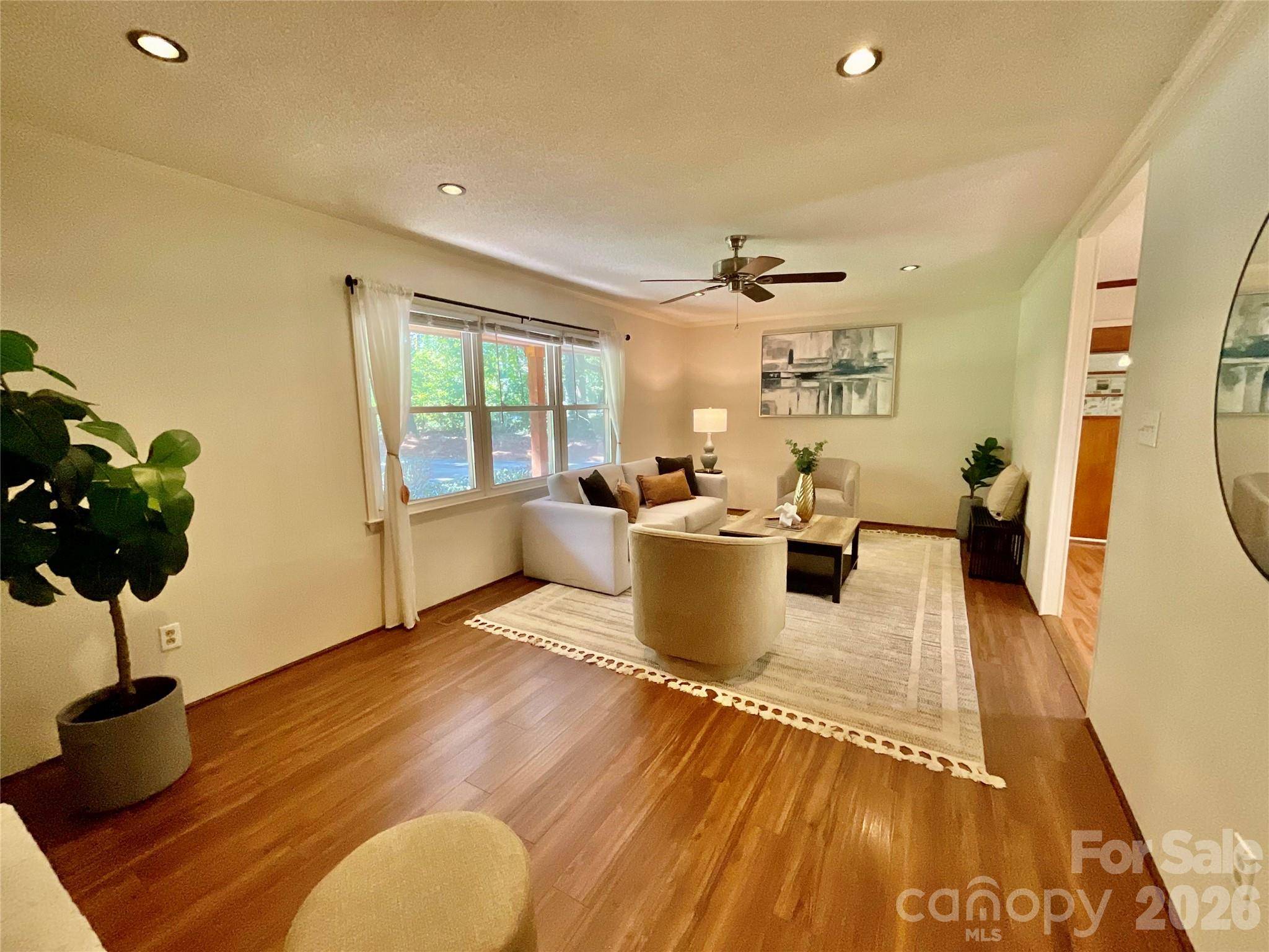9500 Harvest LN, Davidson, NC 28036