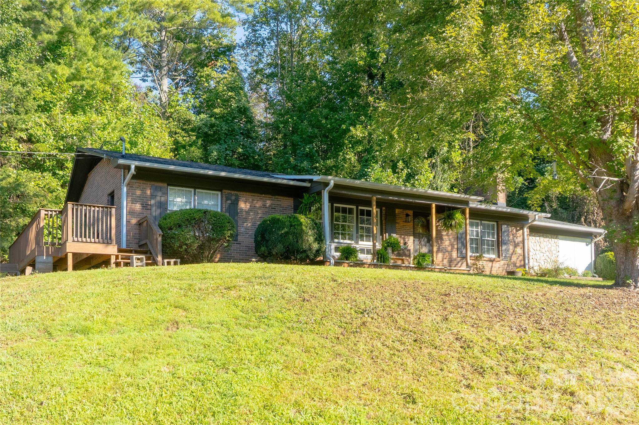 2408 Setzers Creek RD, Lenoir, NC 28645
