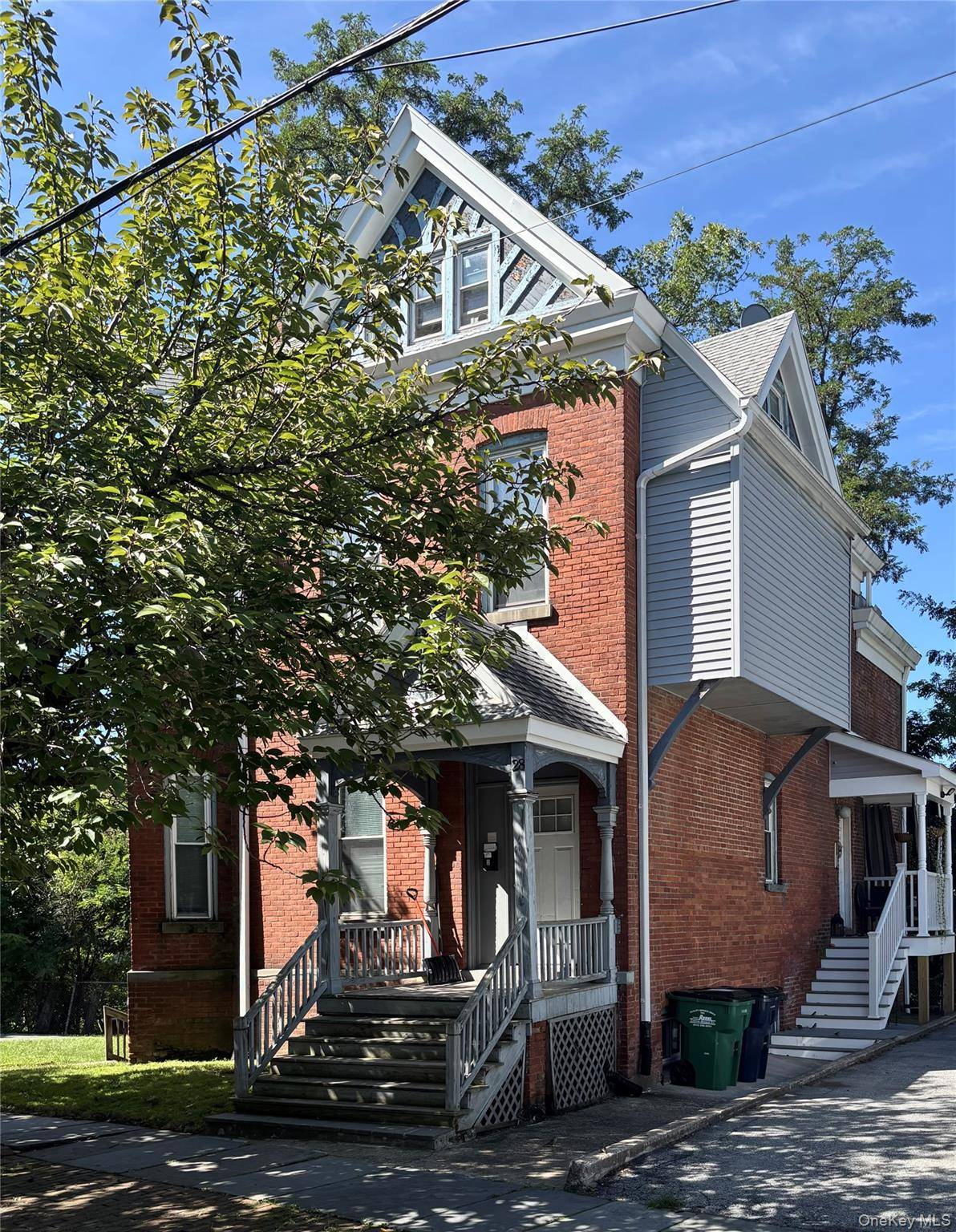 28 S Clover St #4, Poughkeepsie, NY 12601
