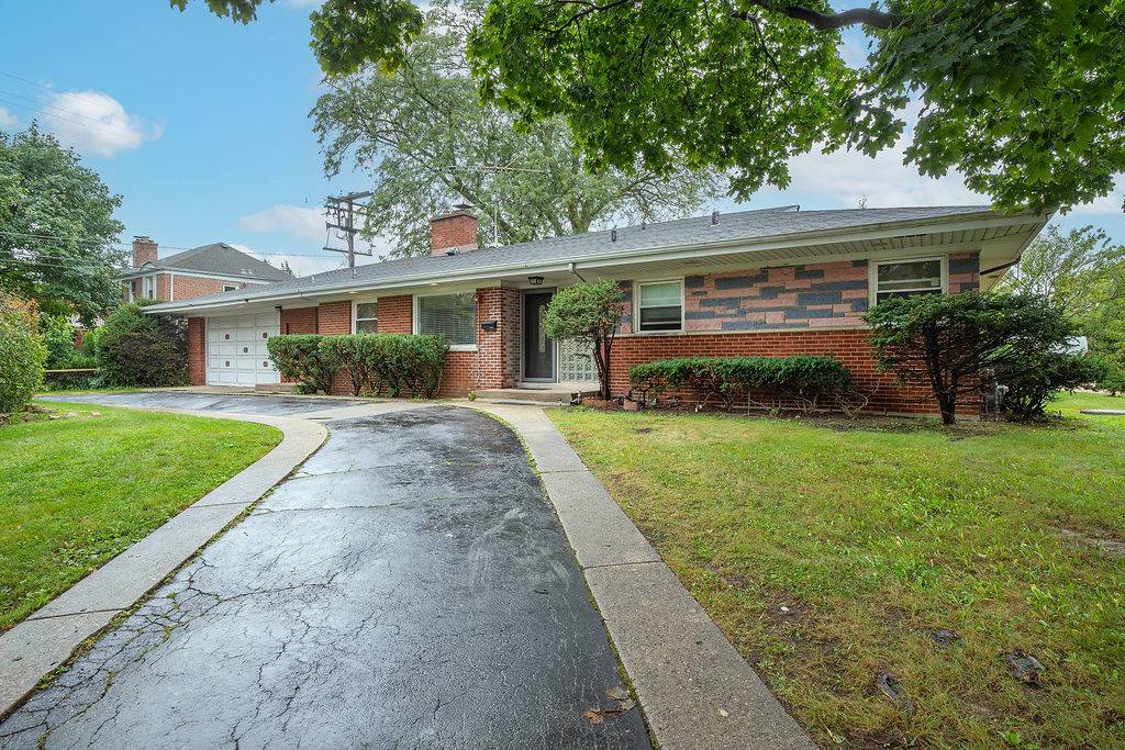 6756 N Keating AVE, Lincolnwood, IL 60712