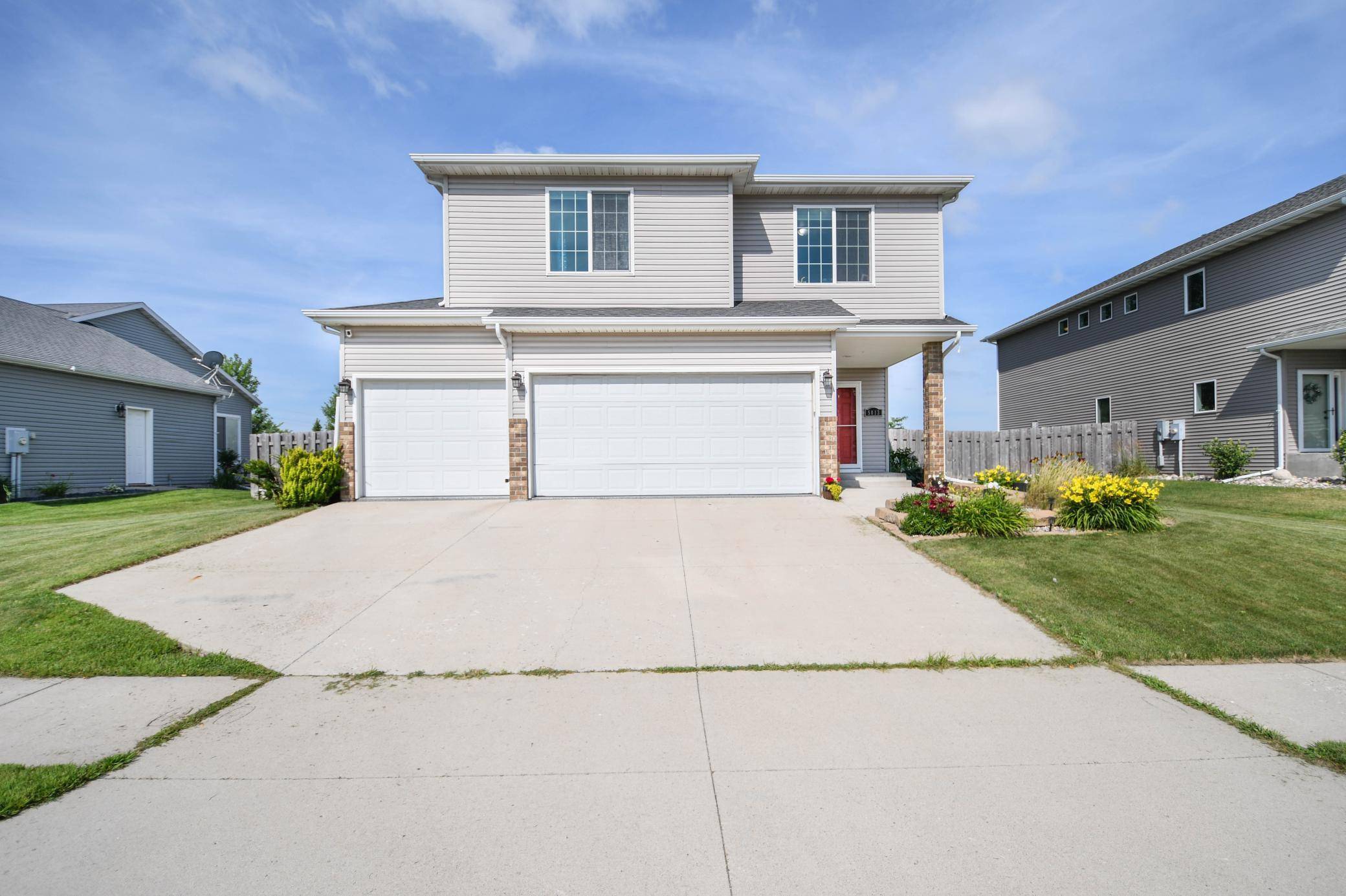 5013 44th ST S, Fargo, ND 58104