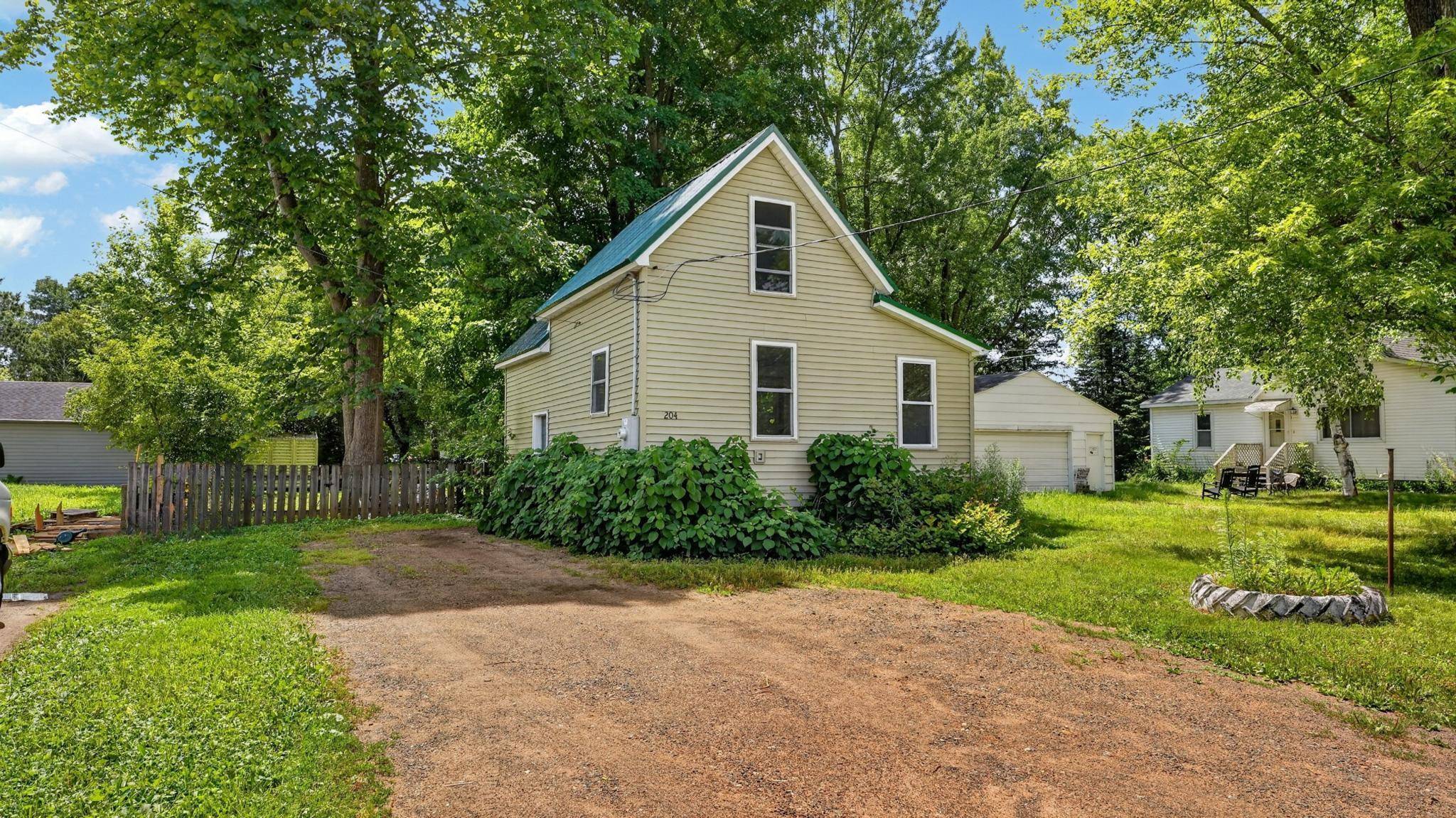 204 Noble ST, Hinckley, MN 55037