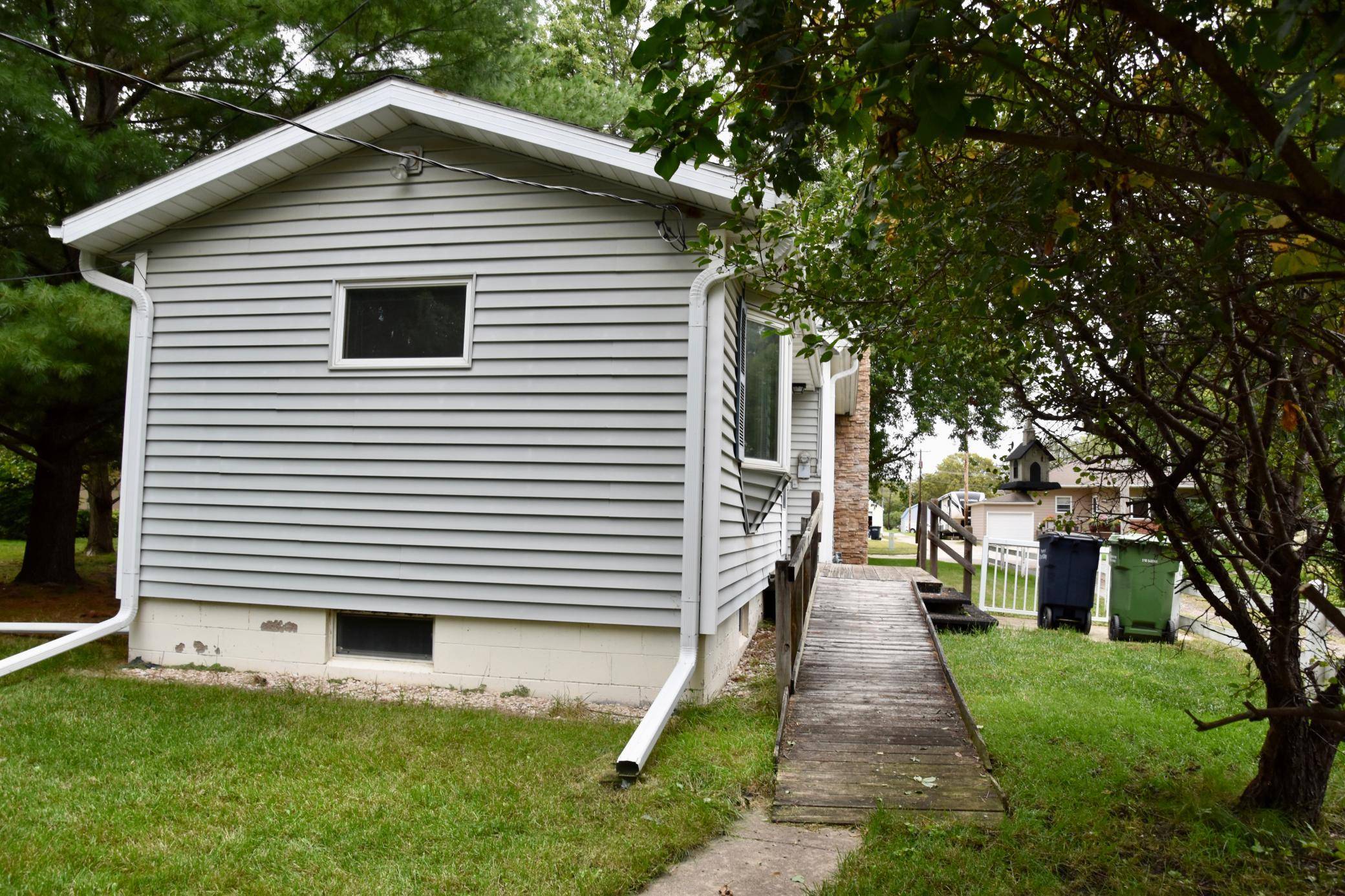 209 6th AVE, Sibley, IA 51249