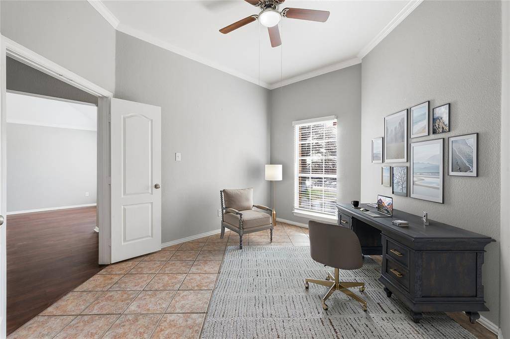 2211 Knob Hill Drive, Corinth, TX 76210