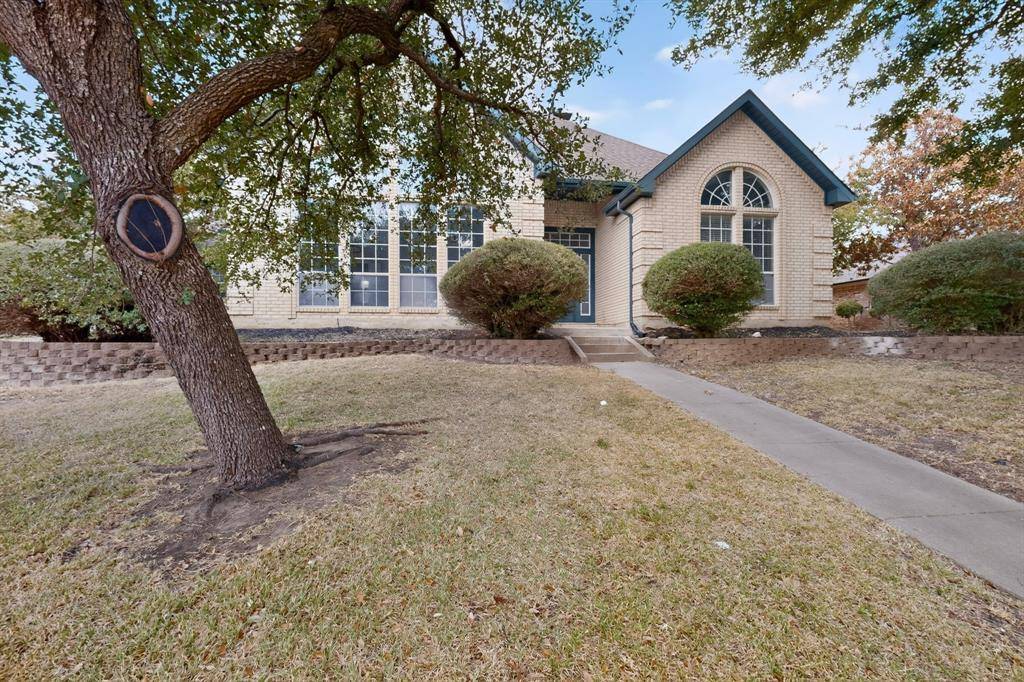 2002 Clearview Drive, Ennis, TX 75119