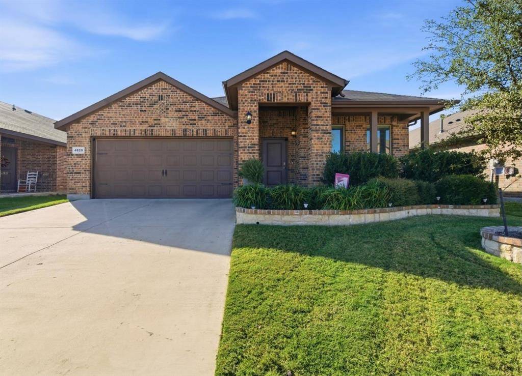 4829 Feltleaf Avenue, Fort Worth, TX 76036