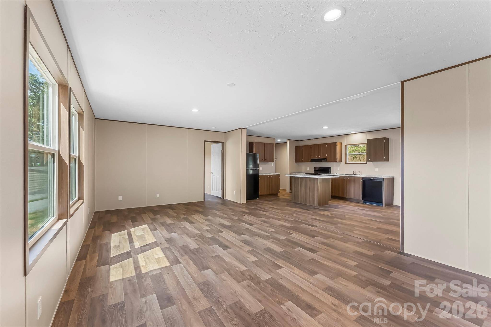 163 Ada WAY, Hendersonville, NC 28791