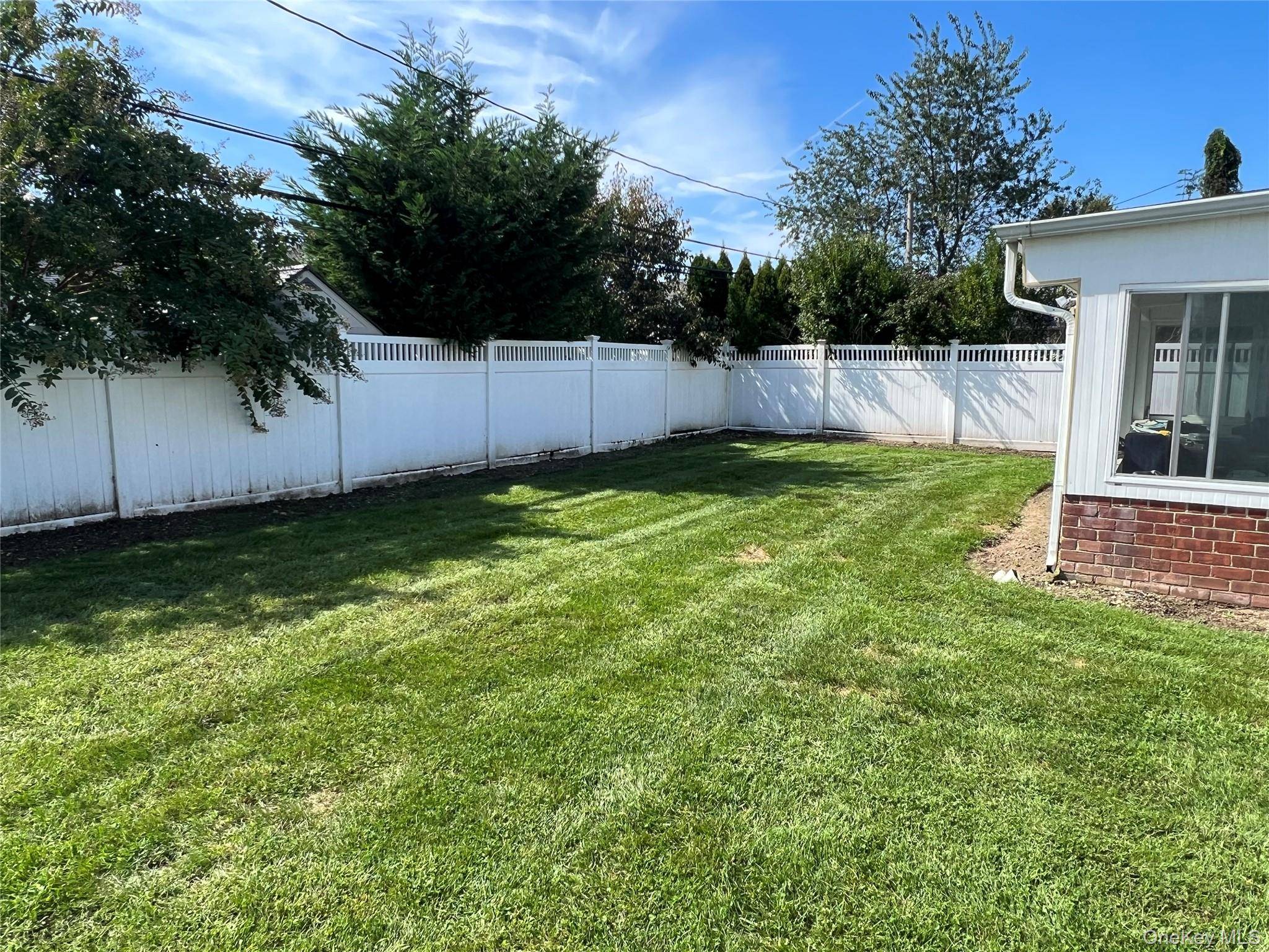 3938 Bernice RD, Seaford, NY 11783