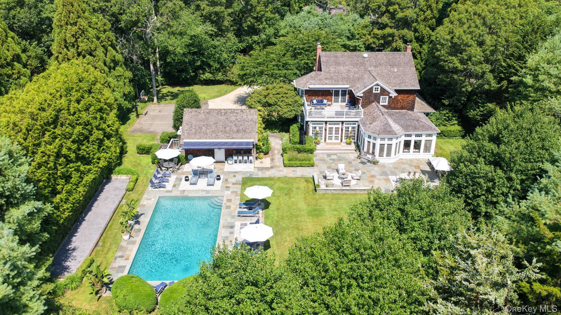 329 Georgica RD, East Hampton, NY 11937