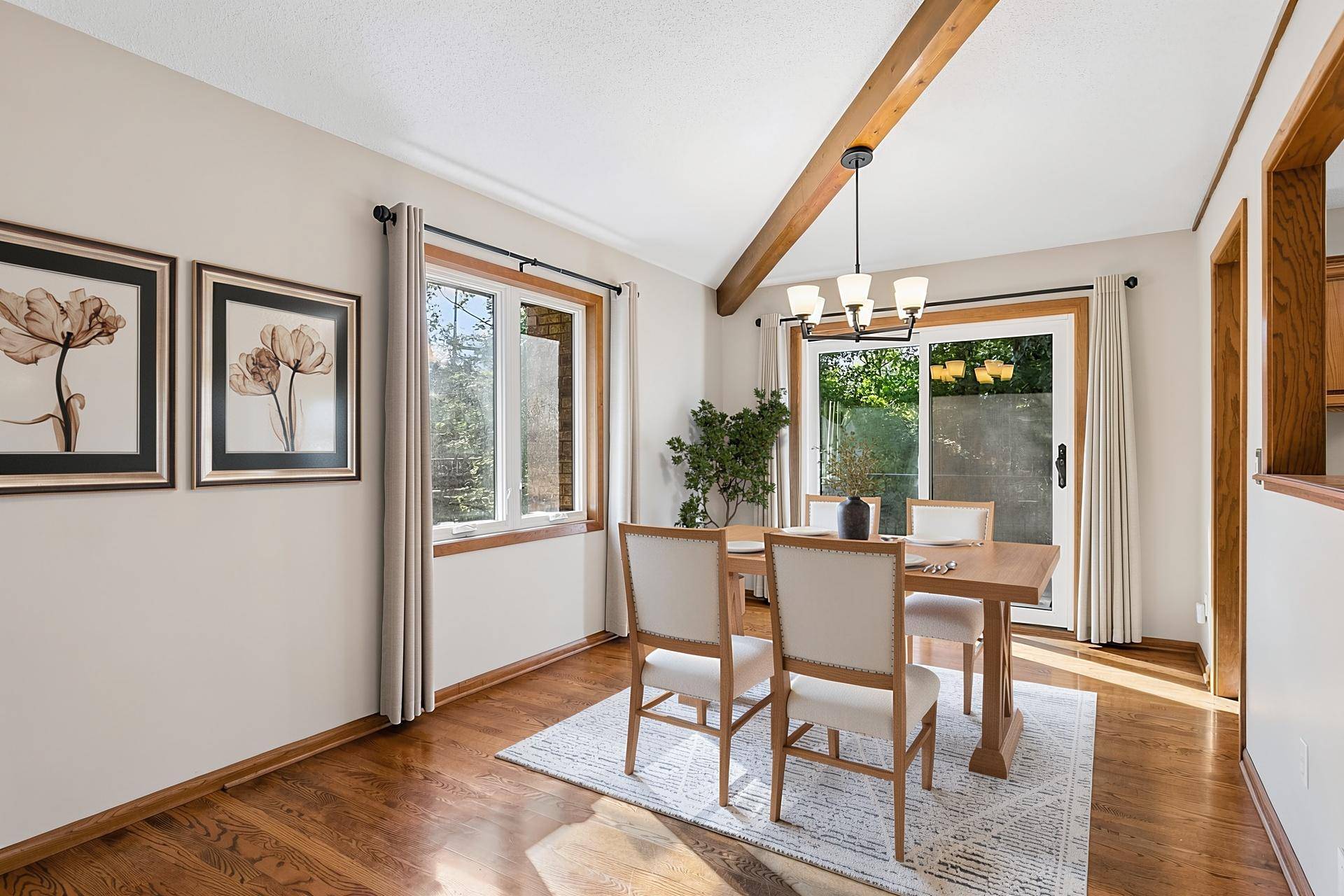 7890 Upper 139th CT, Apple Valley, MN 55124
