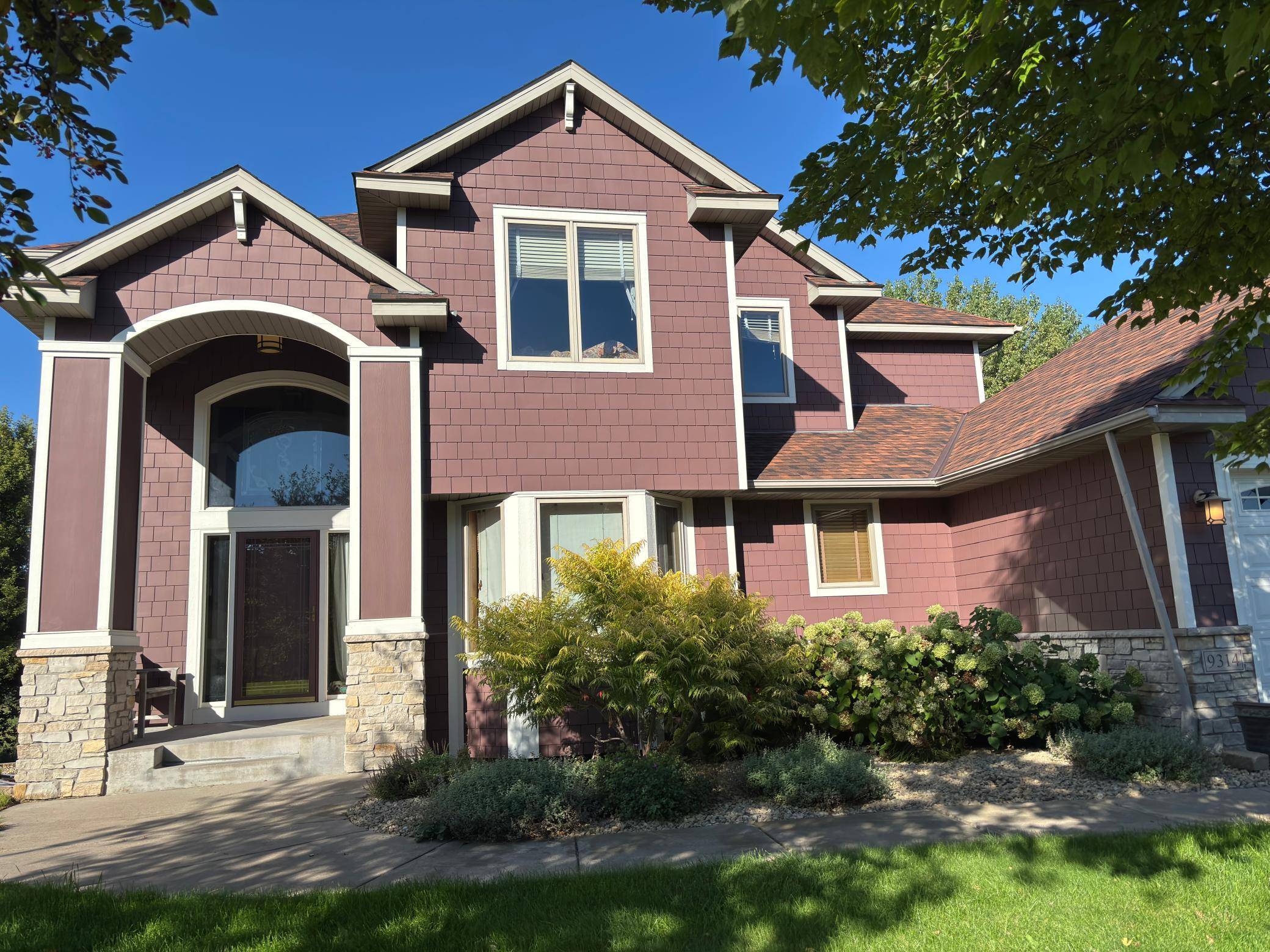 9314 Peony LN N, Maple Grove, MN 55311