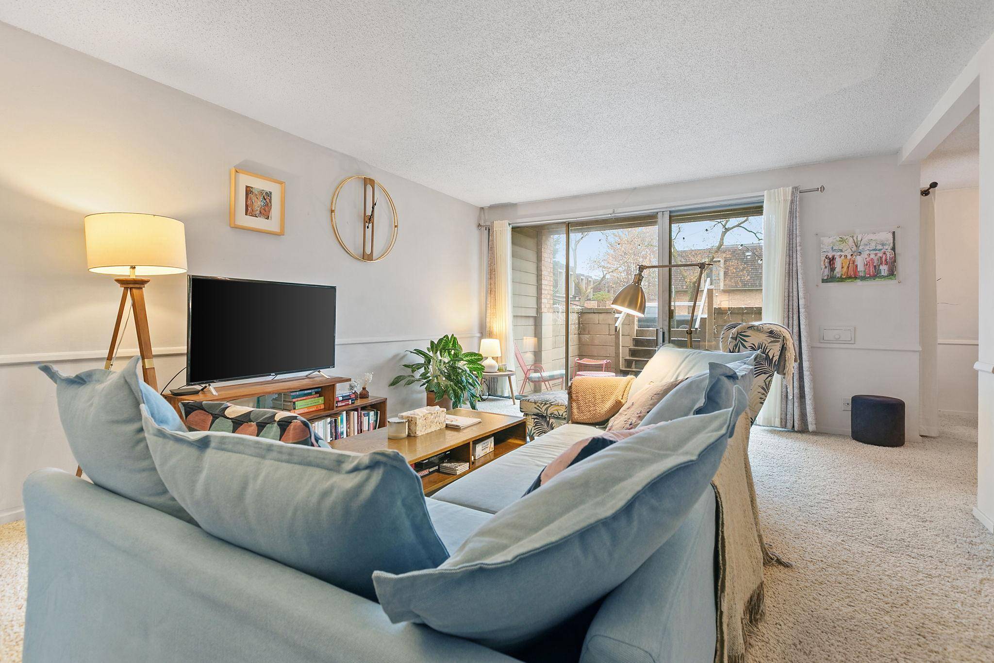 6328 Barrie RD #1A, Edina, MN 55435