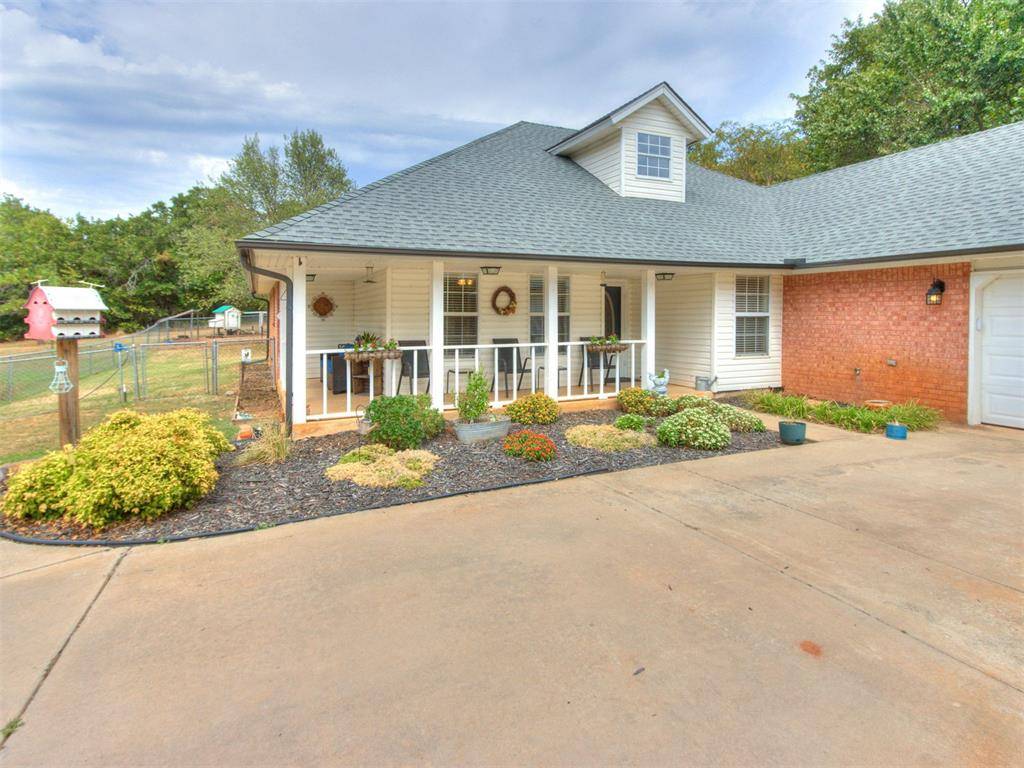18901 Courtney LN, Newalla, OK 74857