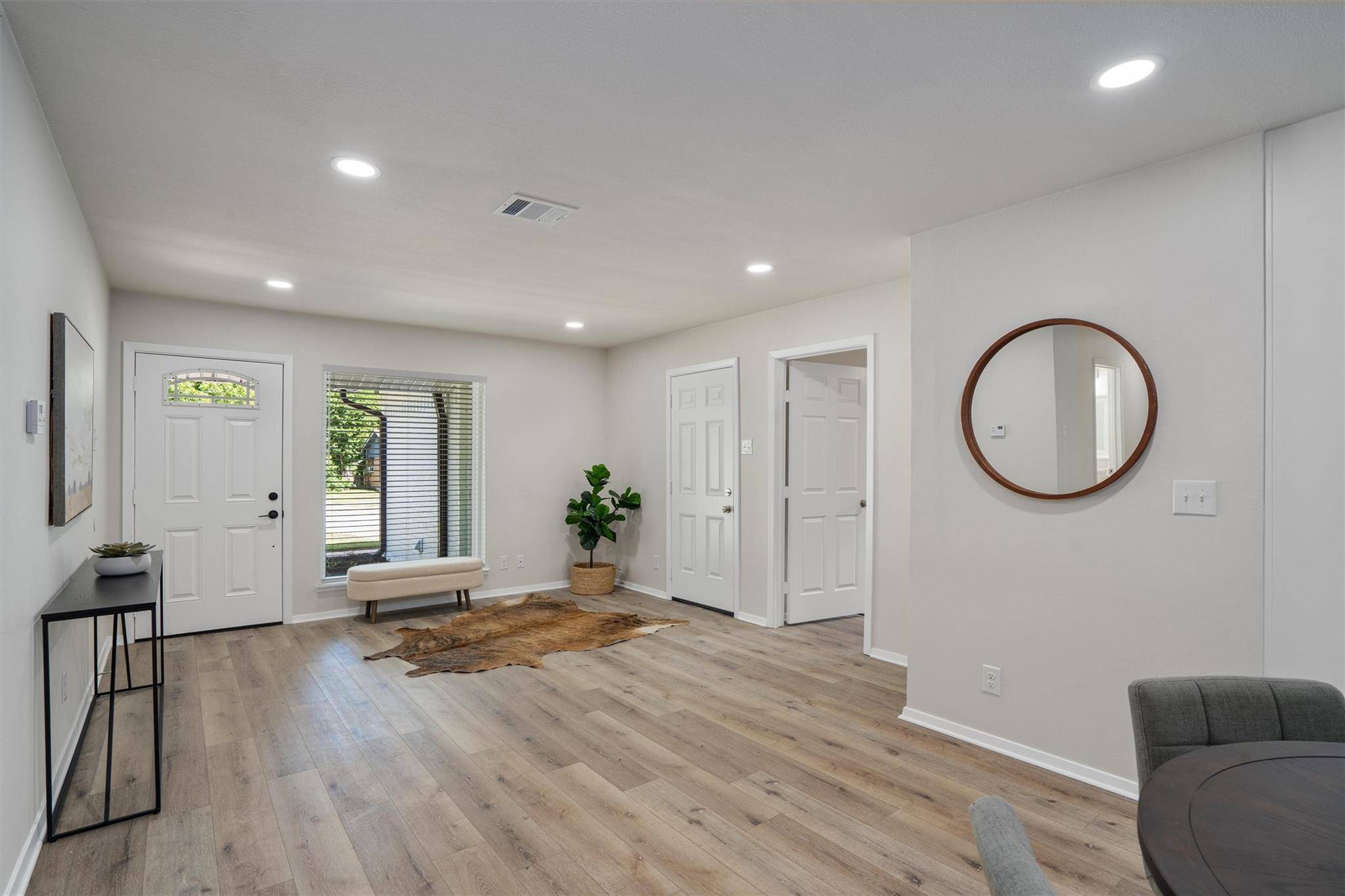 8303 Briarwood LN, Austin, TX 78757