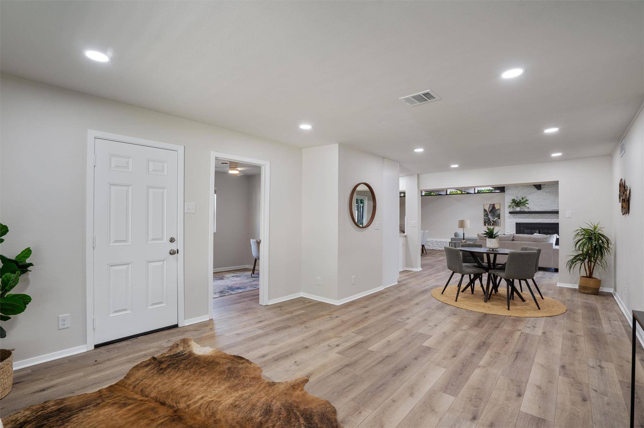 8303 Briarwood LN, Austin, TX 78757