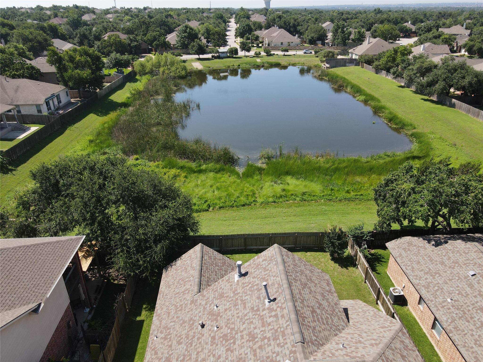 3831 Aqua LN, Round Rock, TX 78681