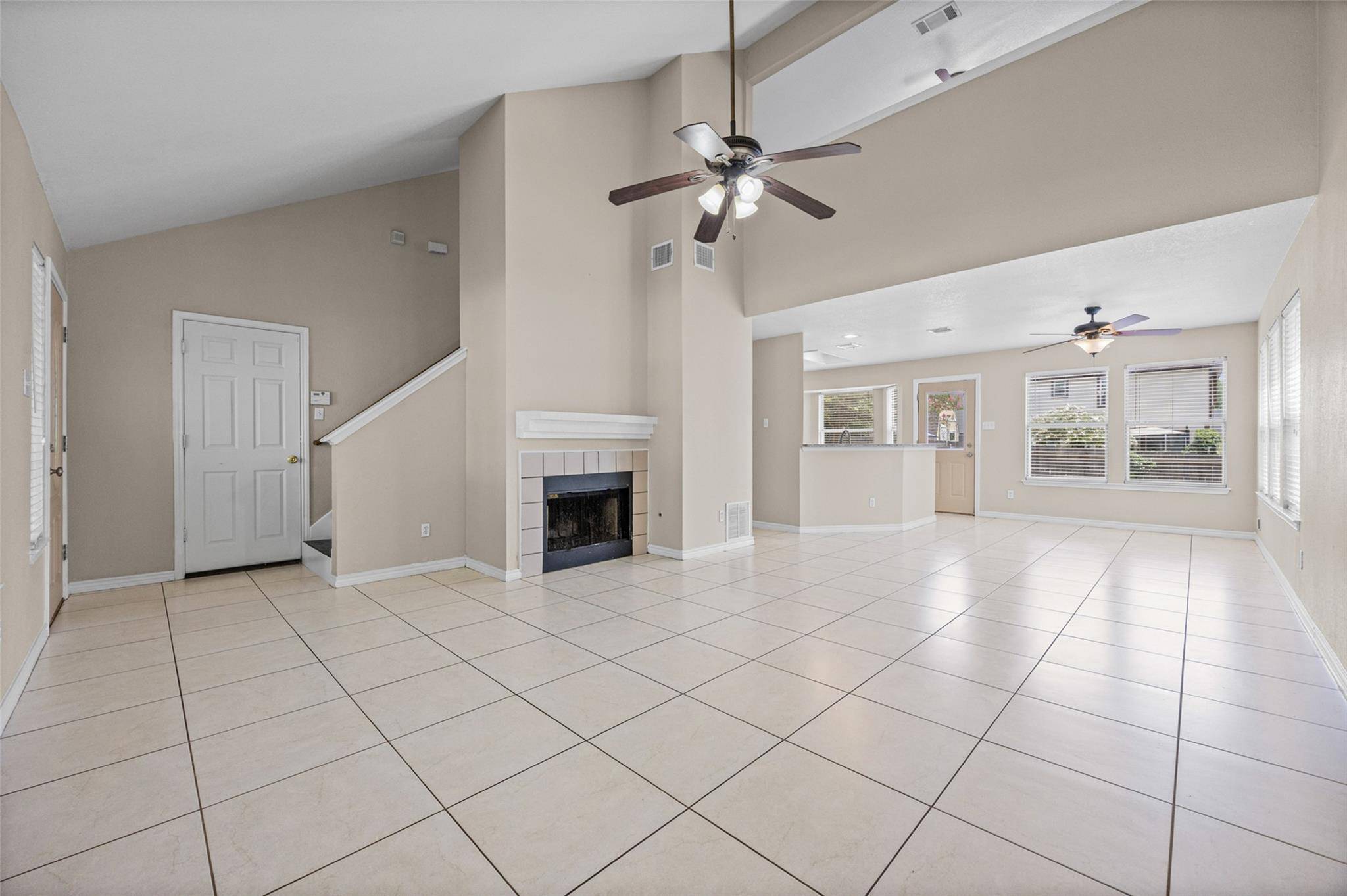 2432 Roundabout LN, Round Rock, TX 78664