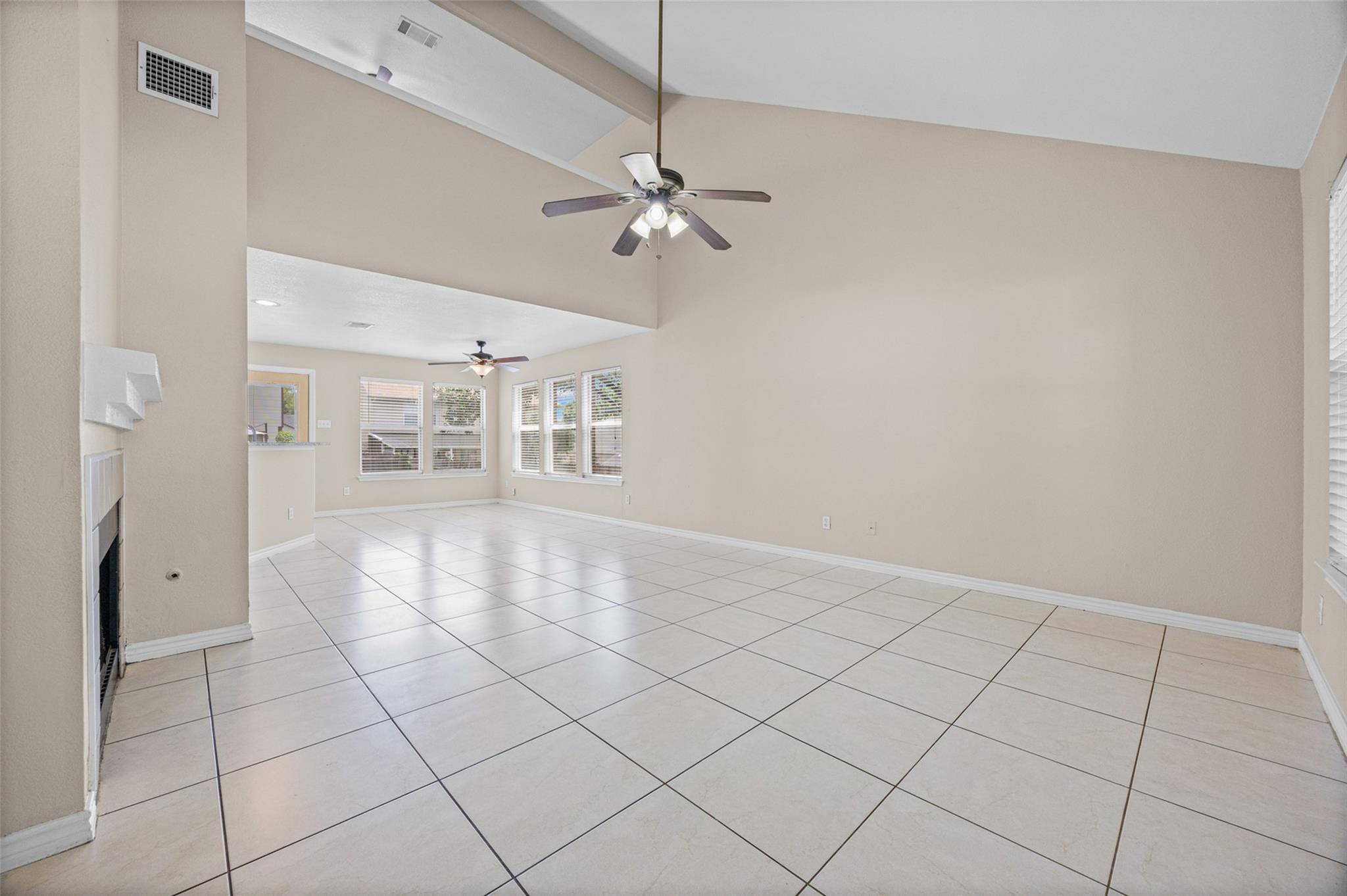 2432 Roundabout LN, Round Rock, TX 78664