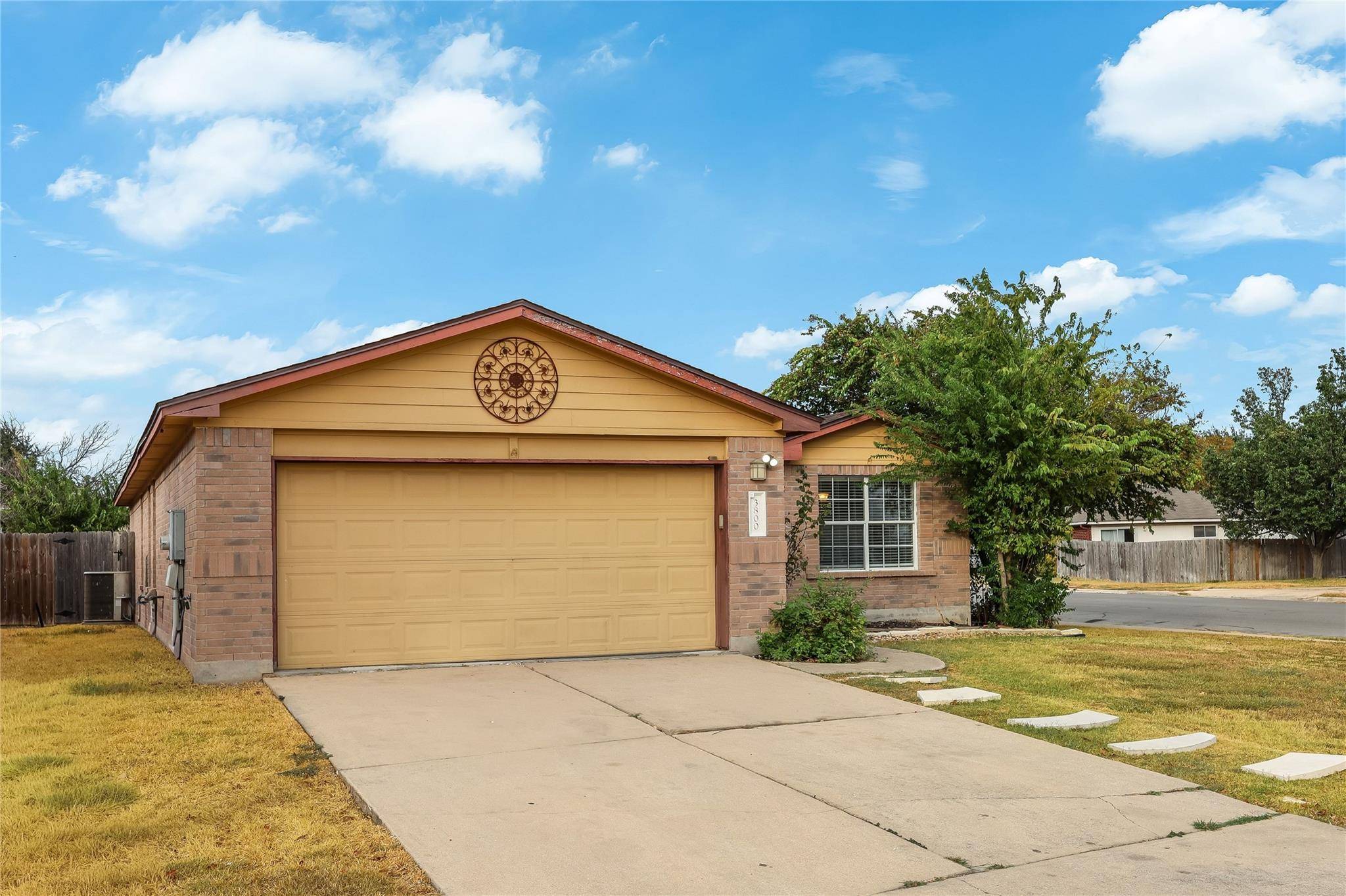 3800 Hickox DR, Round Rock, TX 78665