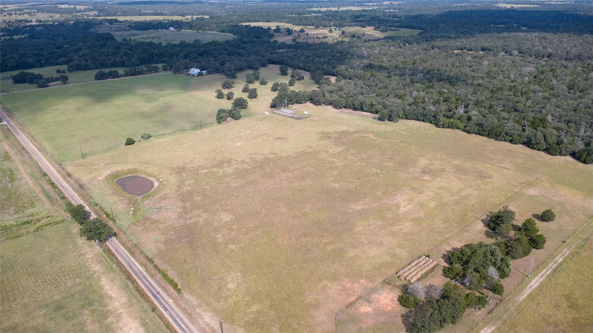 2690 Cr 306, Lexington, TX 78947