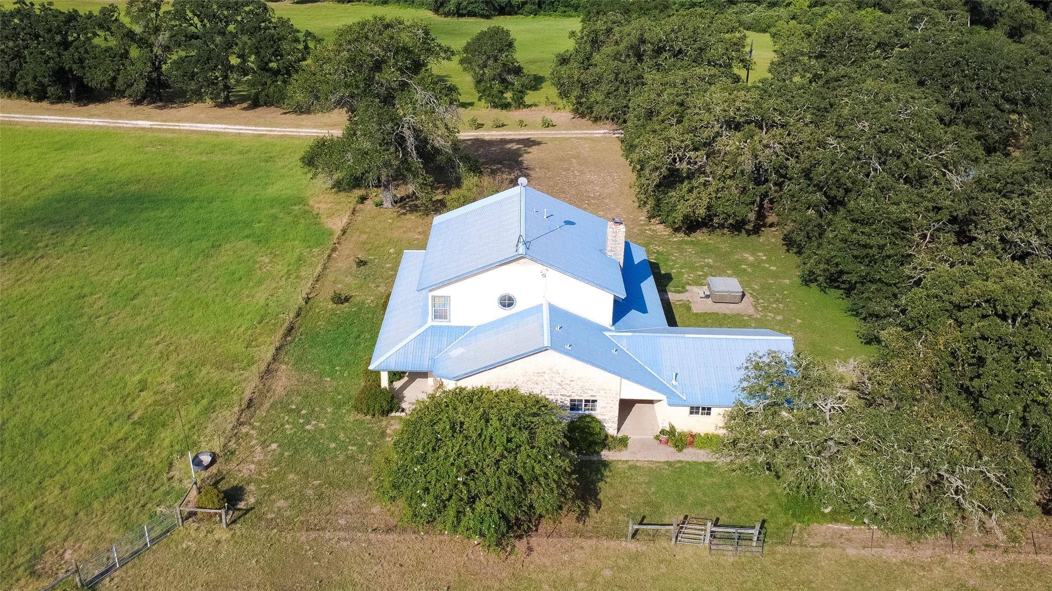 2690 Cr 306 RD, Lexington, TX 78947