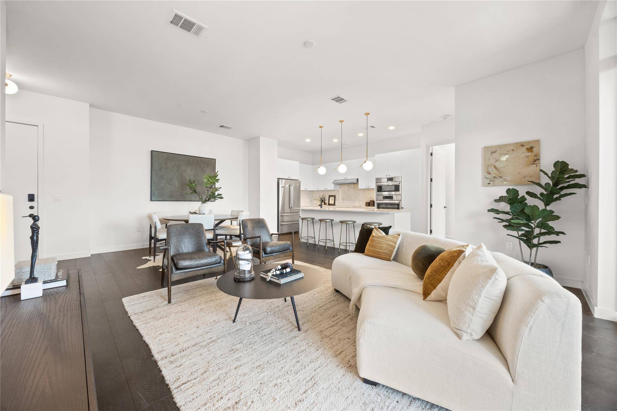 800 Embassy DR #602, Austin, TX 78702