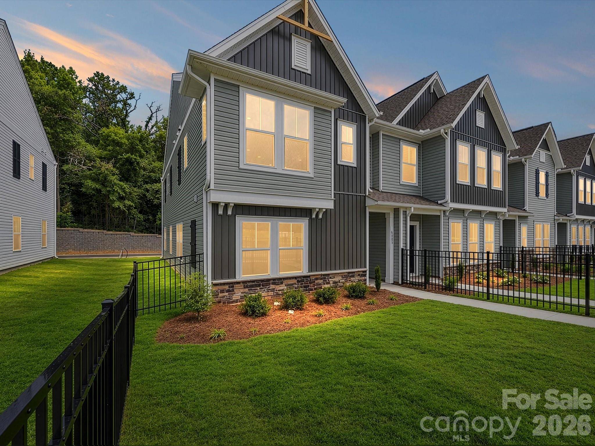 6605 Fire Lily LN, Charlotte, NC 28216