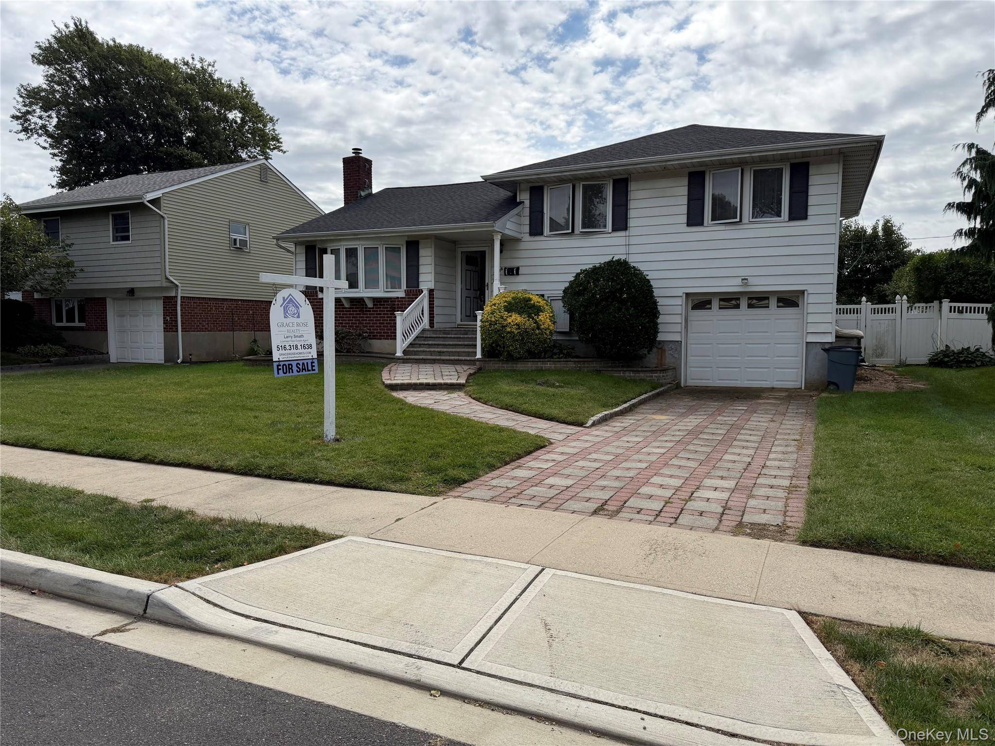 3938 Bernice RD, Seaford, NY 11783