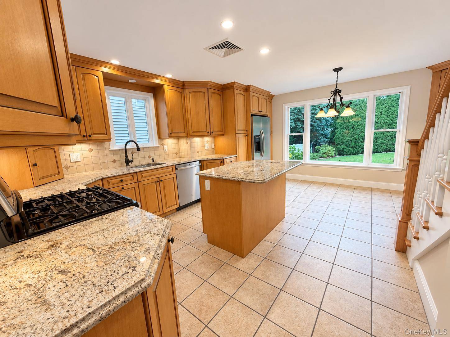 37 Harding AVE, Valhalla, NY 10595